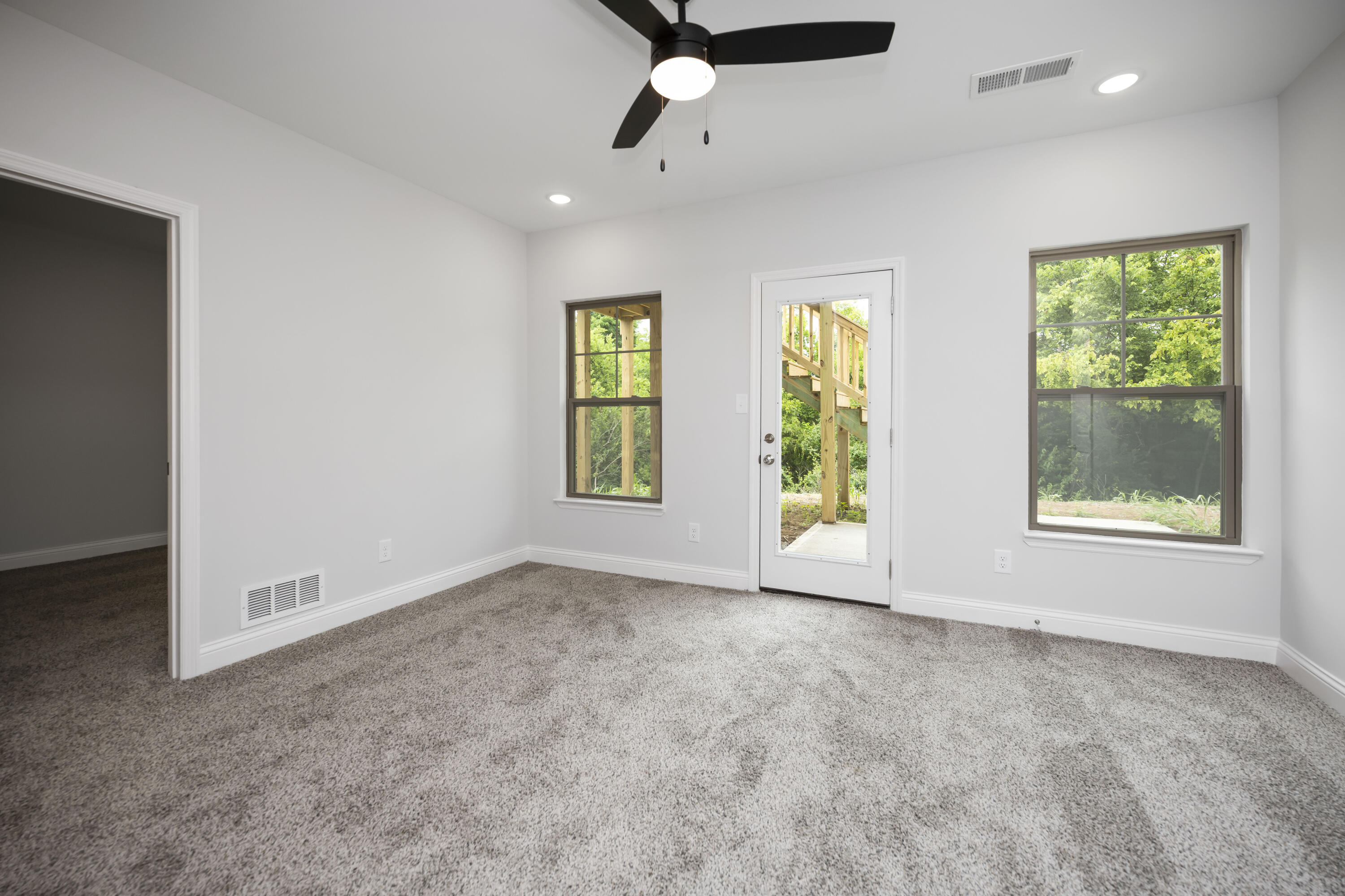 Richmond, Kentucky 40475, United States, 4 Bedrooms Bedrooms, ,3 BathroomsBathrooms,Residential,Active,182420