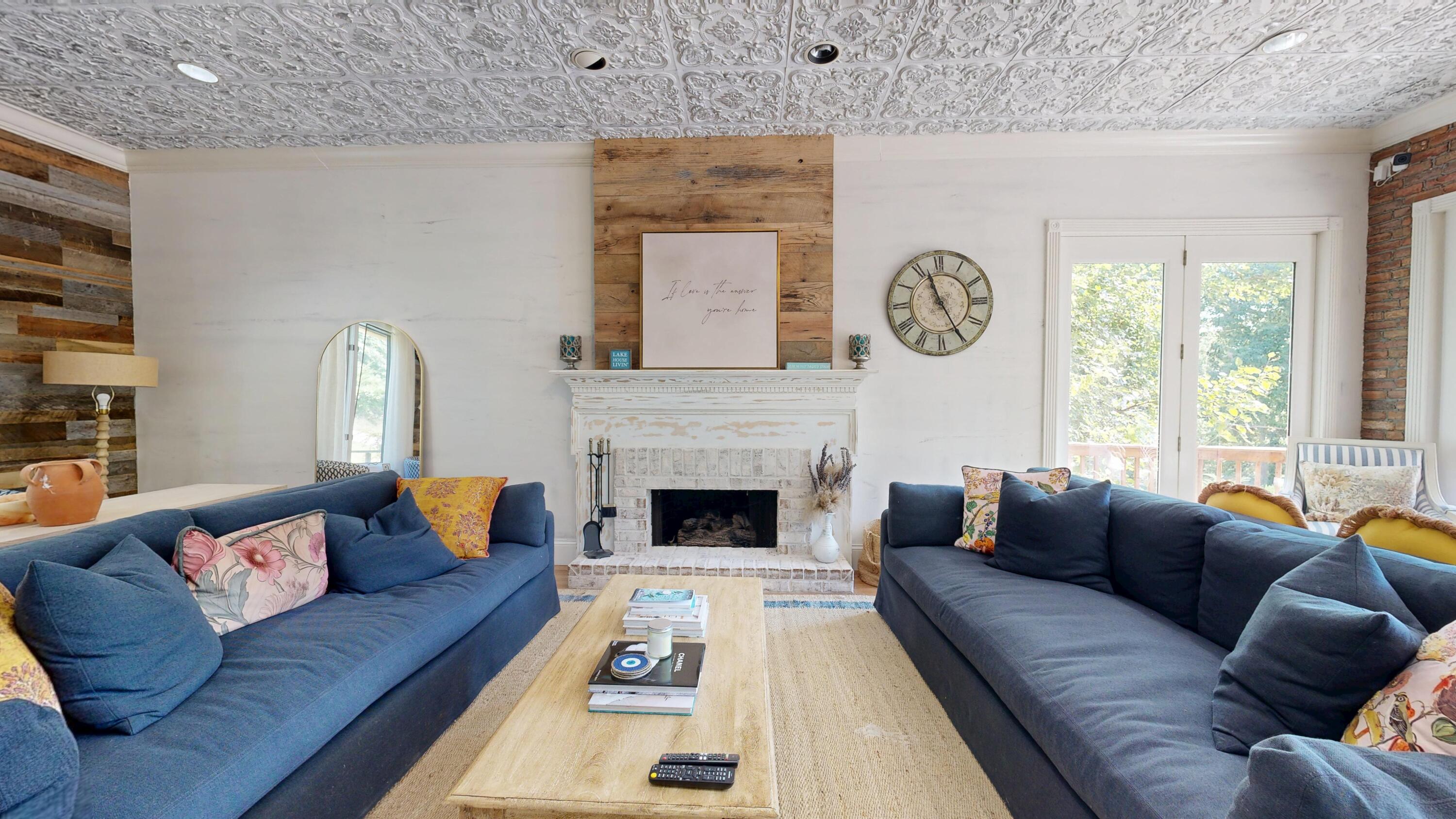 609 W Dogwood Drive