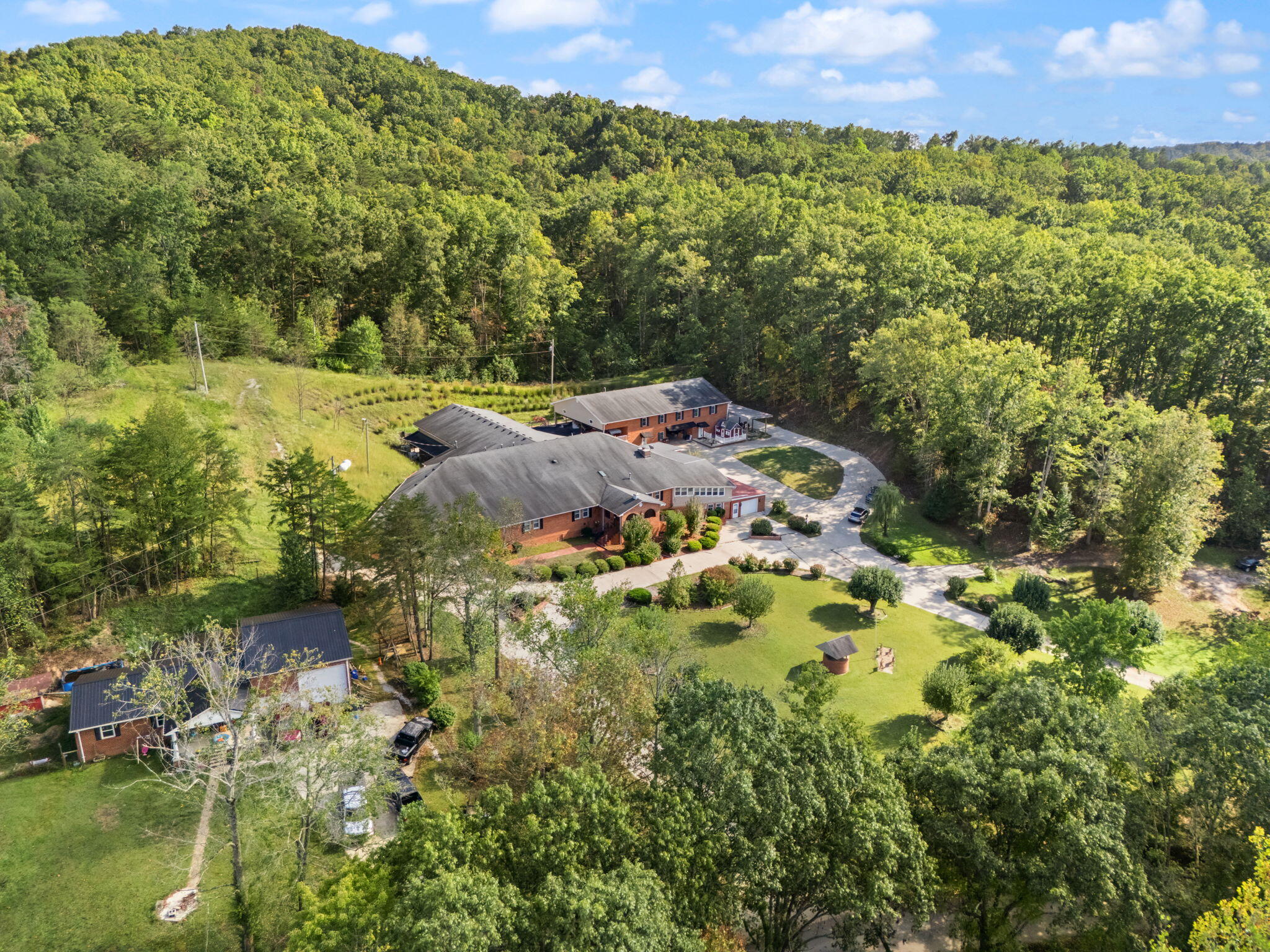 Clay City, Kentucky 40312, United States, 10 Bedrooms Bedrooms, ,10 BathroomsBathrooms,Residential,Active,223383