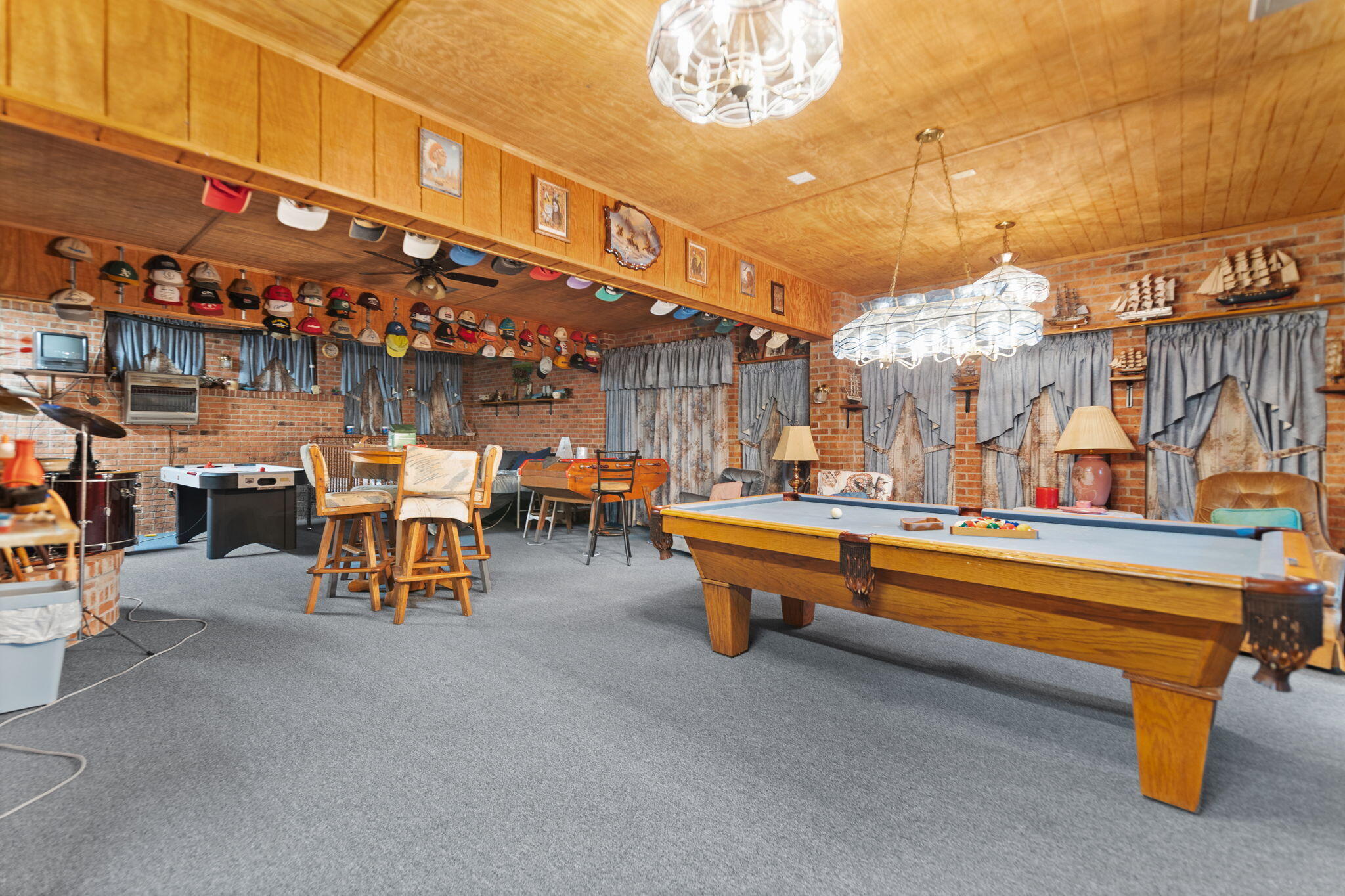 Clay City, Kentucky 40312, United States, 10 Bedrooms Bedrooms, ,10 BathroomsBathrooms,Residential,Active,223383