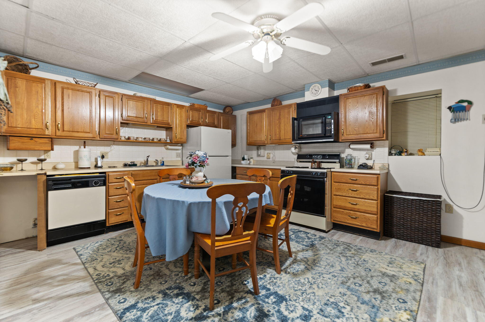 Clay City, Kentucky 40312, United States, 10 Bedrooms Bedrooms, ,10 BathroomsBathrooms,Residential,Active,223383