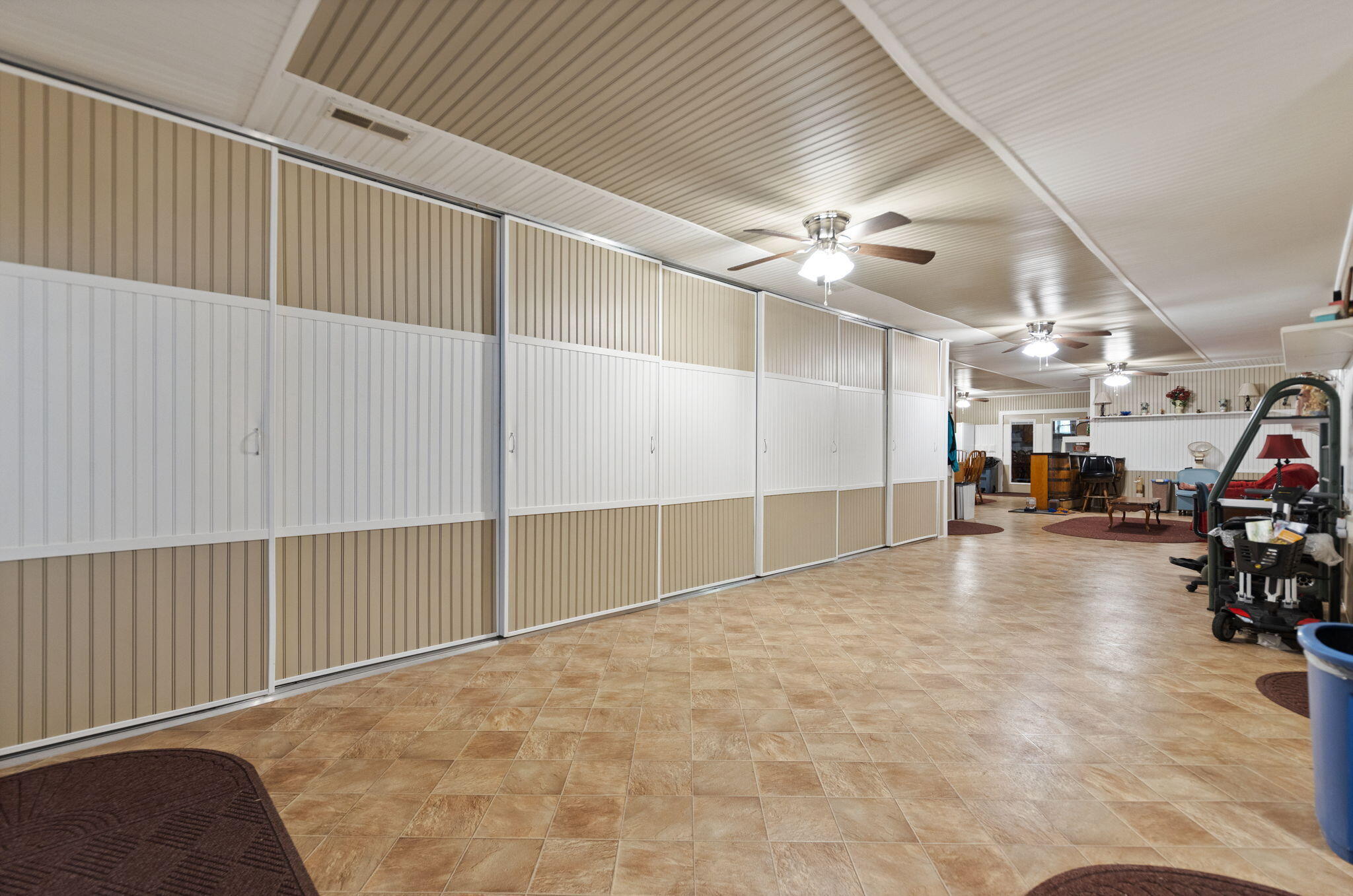 Clay City, Kentucky 40312, United States, 10 Bedrooms Bedrooms, ,10 BathroomsBathrooms,Residential,Active,223383