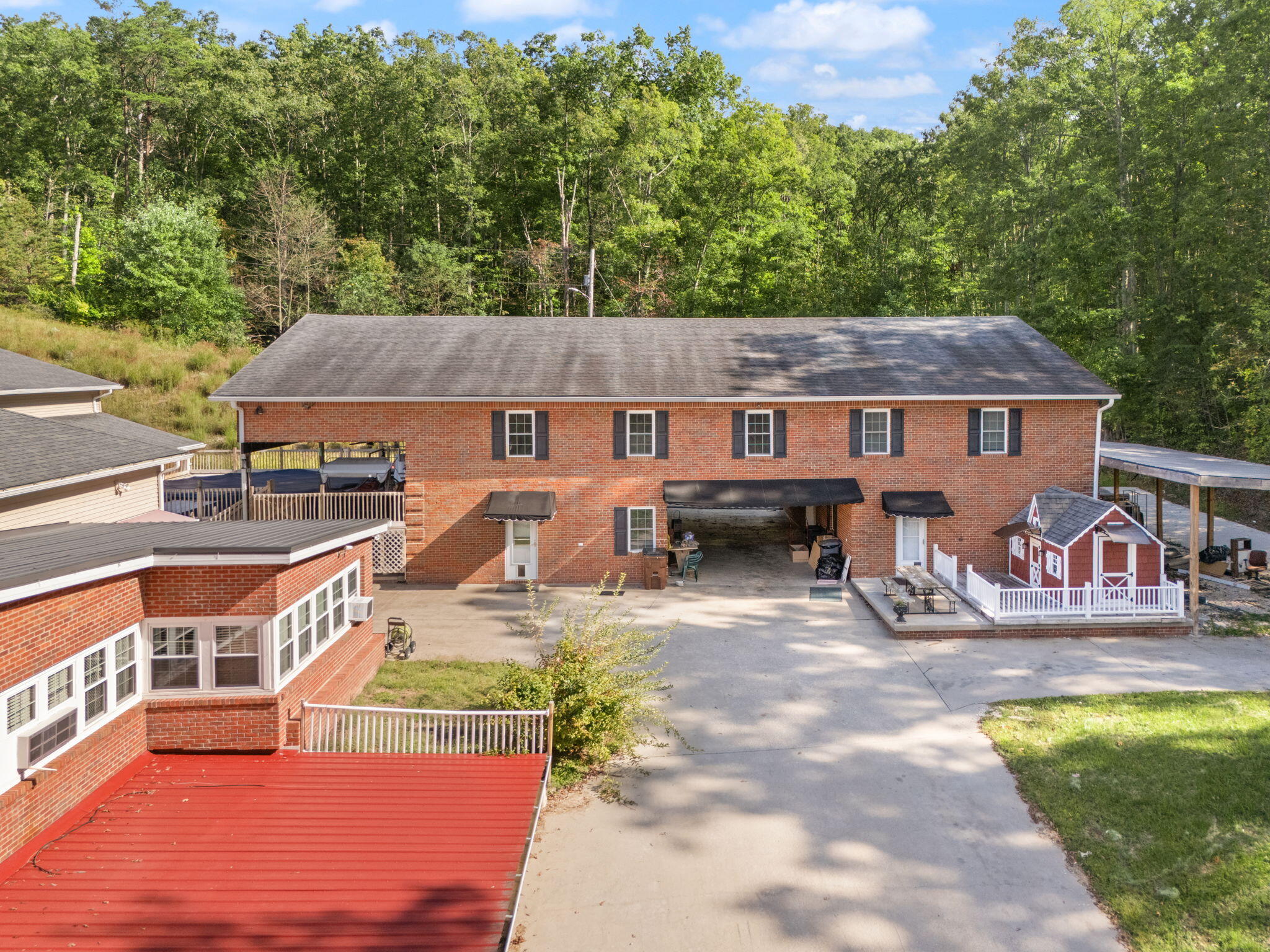 Clay City, Kentucky 40312, United States, 10 Bedrooms Bedrooms, ,10 BathroomsBathrooms,Residential,Active,223383