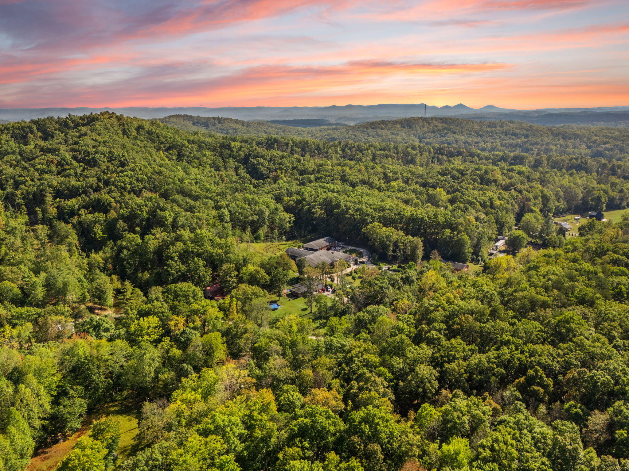 Clay City, Kentucky 40312, United States, 10 Bedrooms Bedrooms, ,10 BathroomsBathrooms,Residential,Active,223383