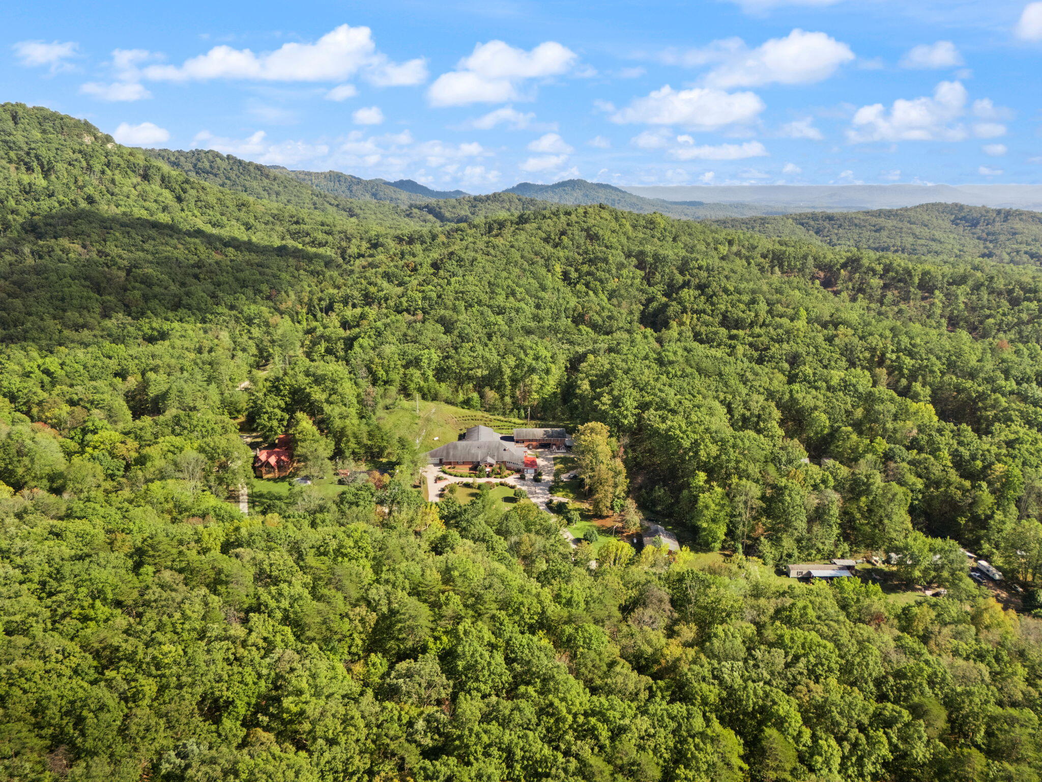 Clay City, Kentucky 40312, United States, 10 Bedrooms Bedrooms, ,10 BathroomsBathrooms,Residential,Active,223383