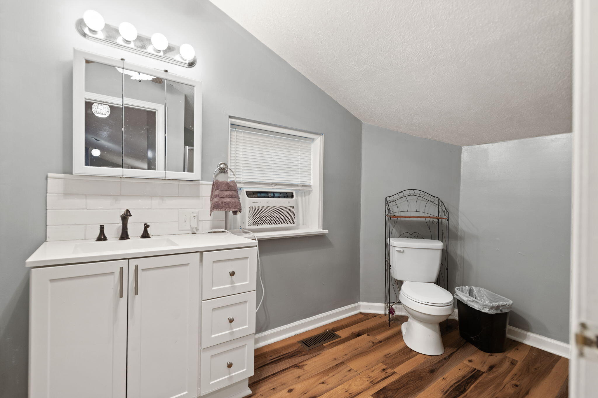 Clay City, Kentucky 40312, United States, 10 Bedrooms Bedrooms, ,10 BathroomsBathrooms,Residential,Active,223383