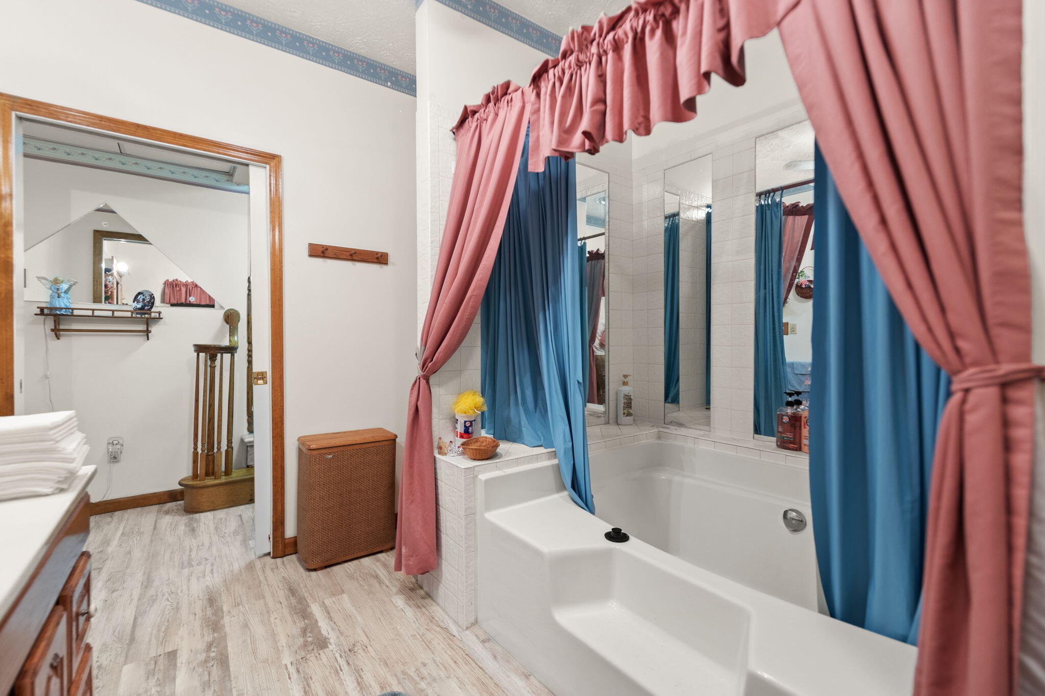 Clay City, Kentucky 40312, United States, 10 Bedrooms Bedrooms, ,10 BathroomsBathrooms,Residential,Active,223383