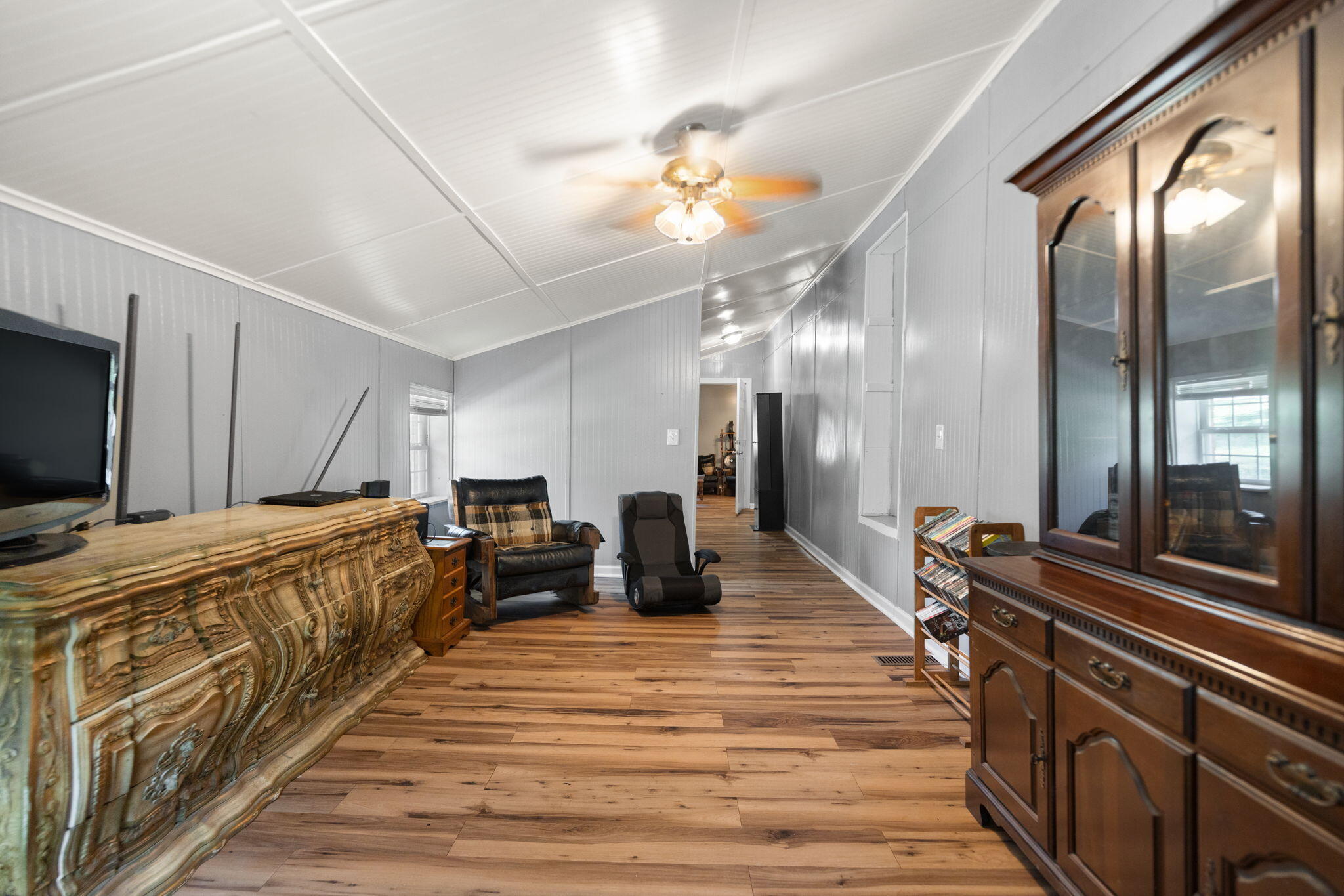 Clay City, Kentucky 40312, United States, 10 Bedrooms Bedrooms, ,10 BathroomsBathrooms,Residential,Active,223383