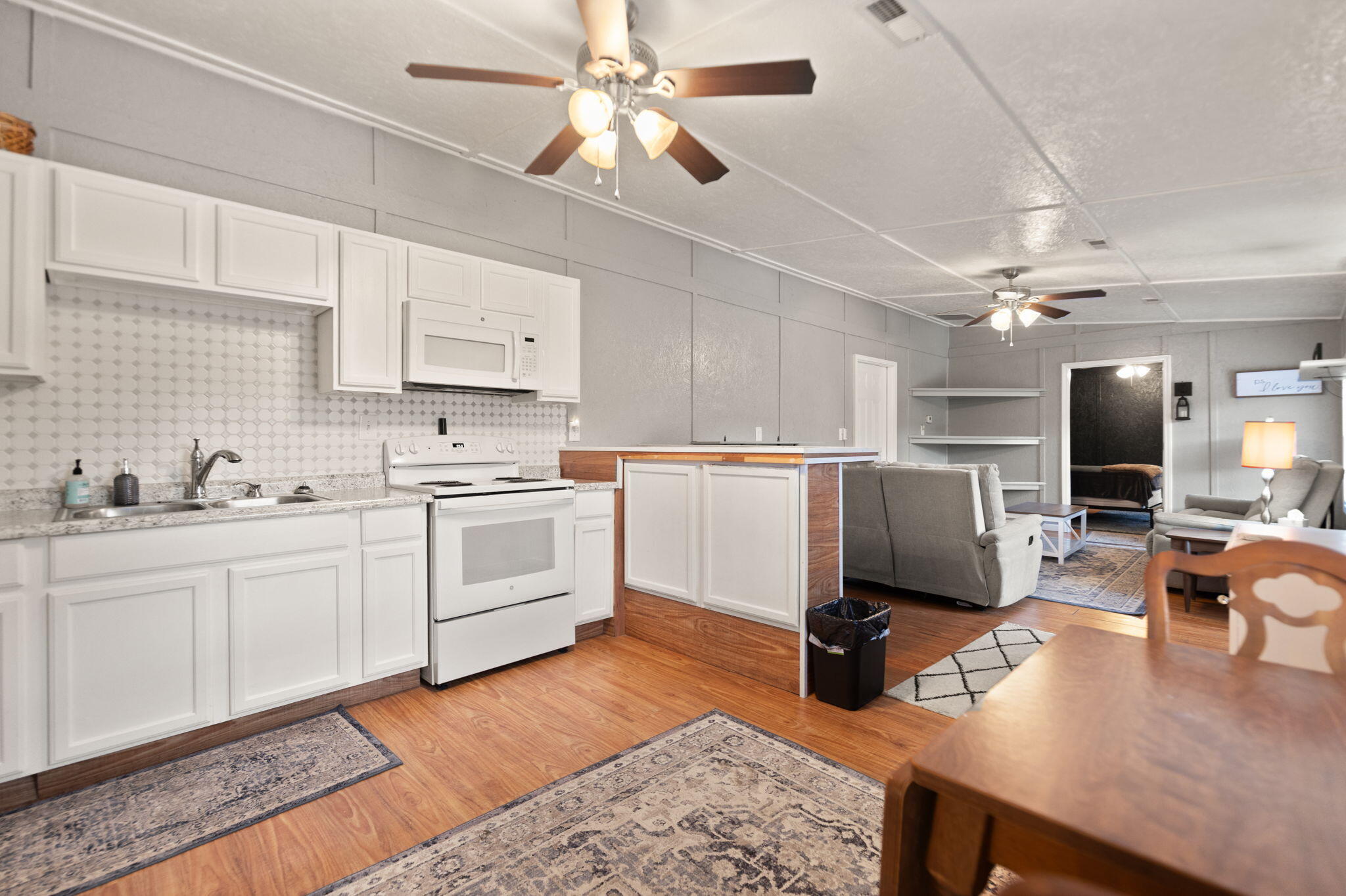 Clay City, Kentucky 40312, United States, 10 Bedrooms Bedrooms, ,10 BathroomsBathrooms,Residential,Active,223383