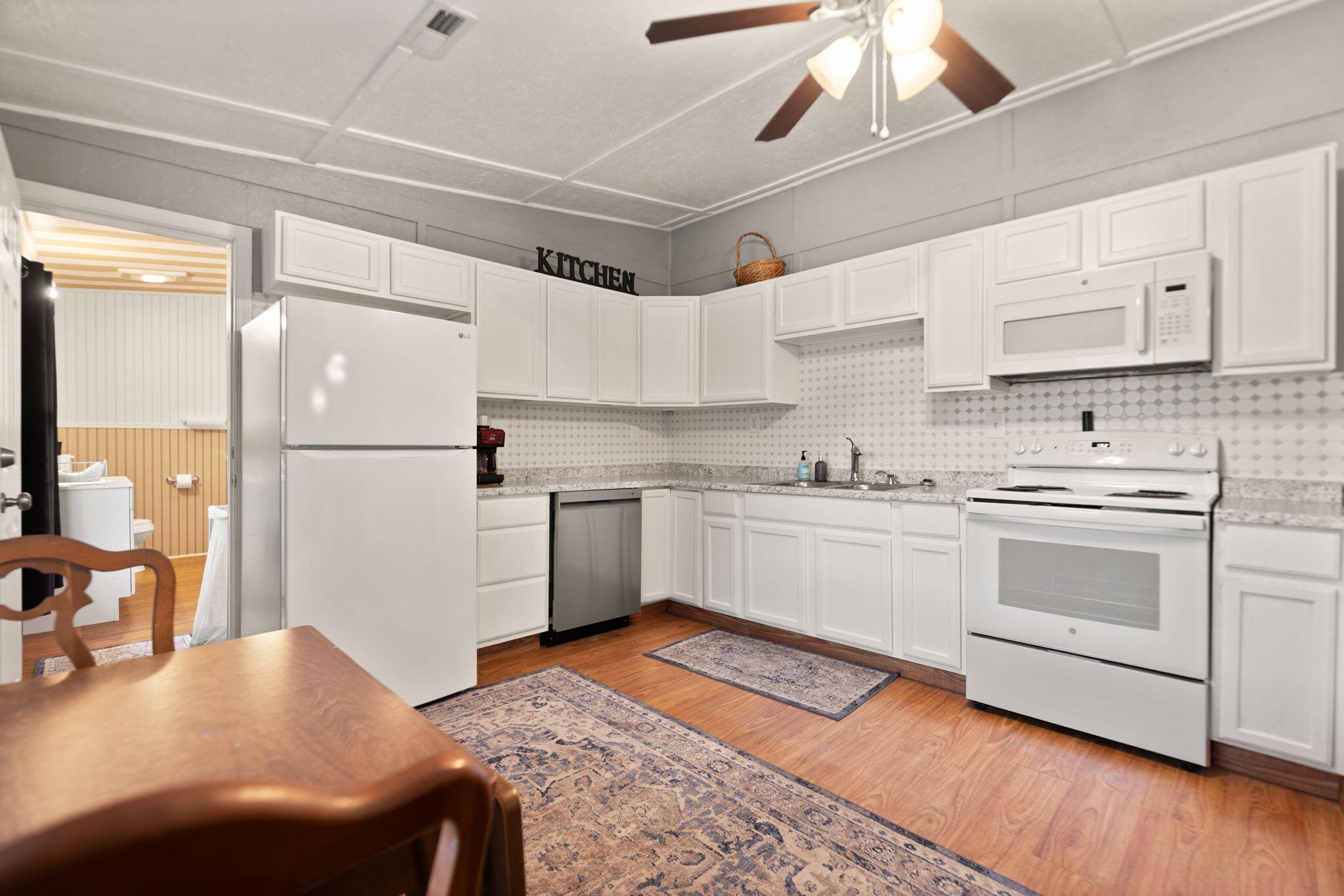 Clay City, Kentucky 40312, United States, 10 Bedrooms Bedrooms, ,10 BathroomsBathrooms,Residential,Active,223383