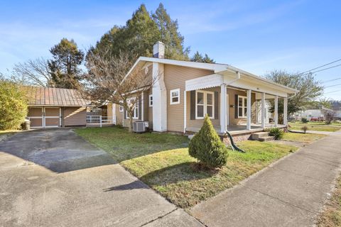 Photo of 501 Walnut Avenue, Corbin, KY 40701 (MLS # 25507233)