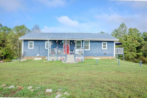 Photo of 135 Fern Valley Way, Irvine, KY 40336 (MLS # 25503771)