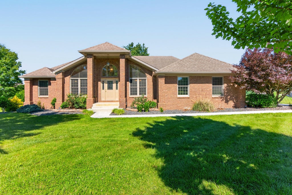 Photo of 725 Sovereign Drive, Richmond, KY 40475 (MLS # 26012801)