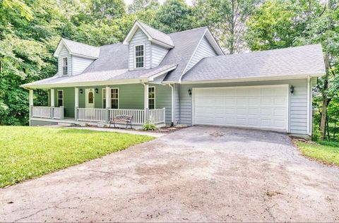 Photo of 529 Cliffside Drive, Russell Springs, KY 42642 (MLS # 25507252)