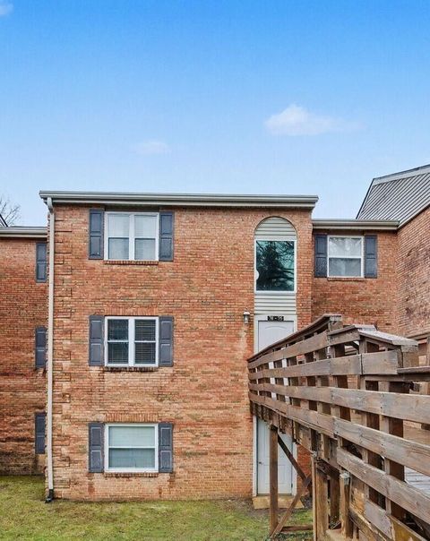 Photo of 421 Redding Road 71 #71, Lexington, KY 40517 (MLS # 25508301)