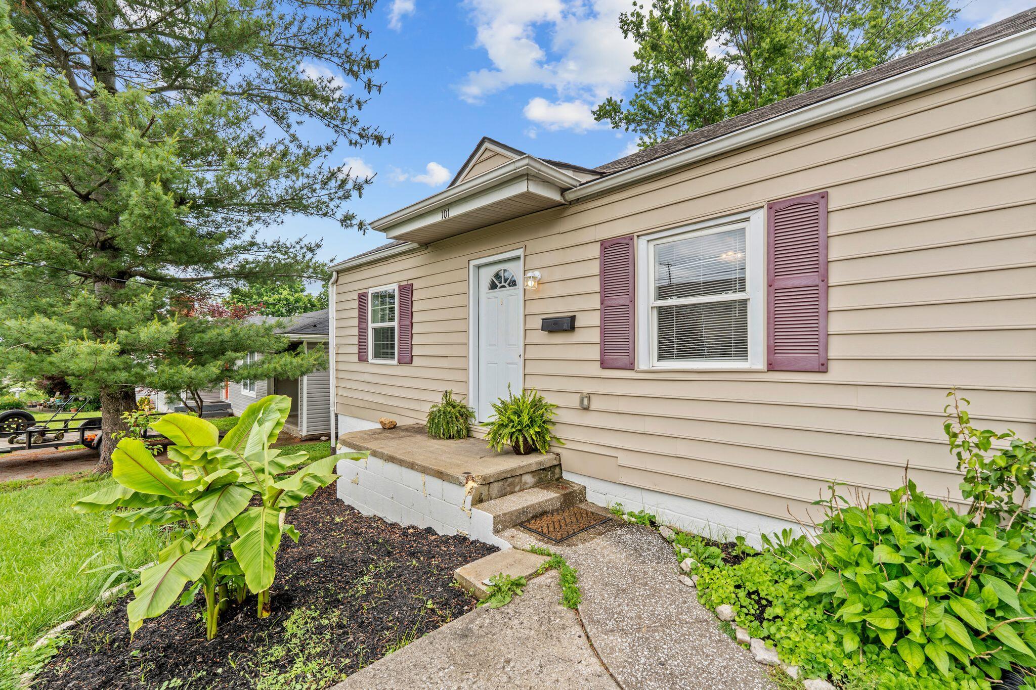 Richmond, Kentucky 40475, United States, 3 Bedrooms Bedrooms, ,1 BathroomBathrooms,Residential,Active,139954