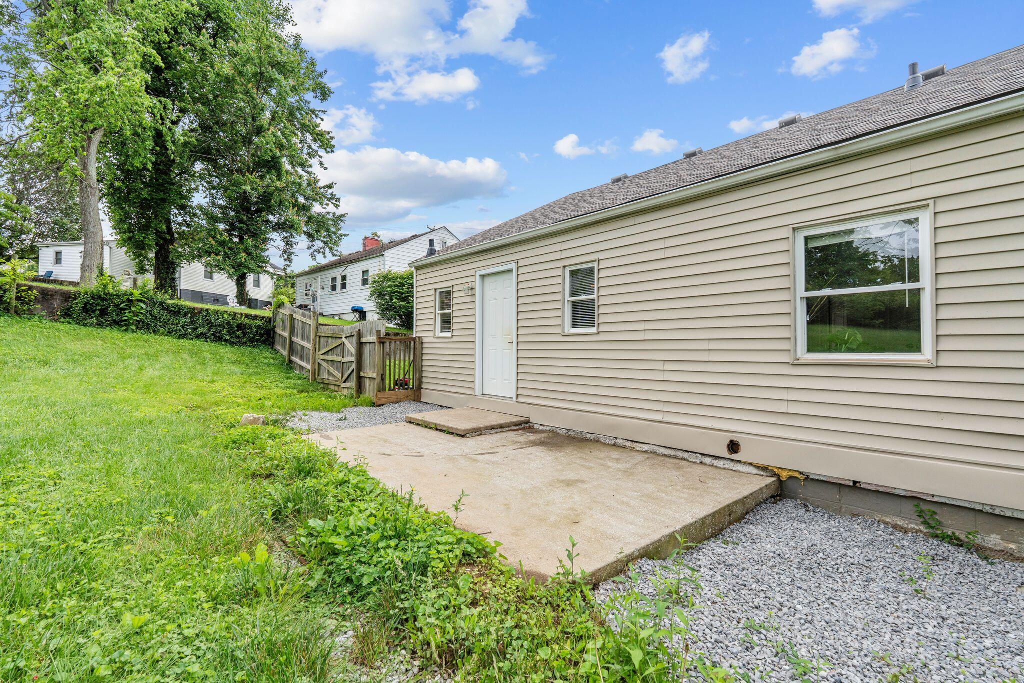 Richmond, Kentucky 40475, United States, 3 Bedrooms Bedrooms, ,1 BathroomBathrooms,Residential,Active,139954