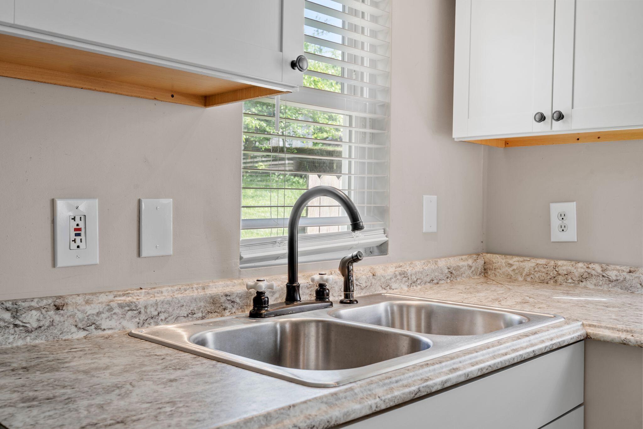 Richmond, Kentucky 40475, United States, 3 Bedrooms Bedrooms, ,1 BathroomBathrooms,Residential,Active,139954