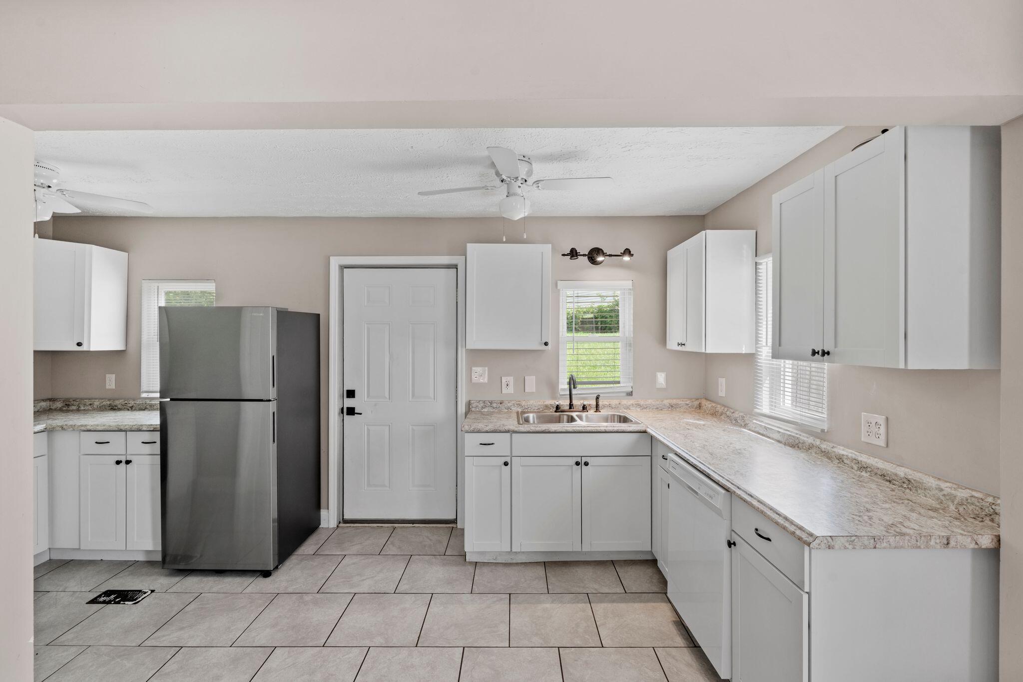 Richmond, Kentucky 40475, United States, 3 Bedrooms Bedrooms, ,1 BathroomBathrooms,Residential,Active,139954