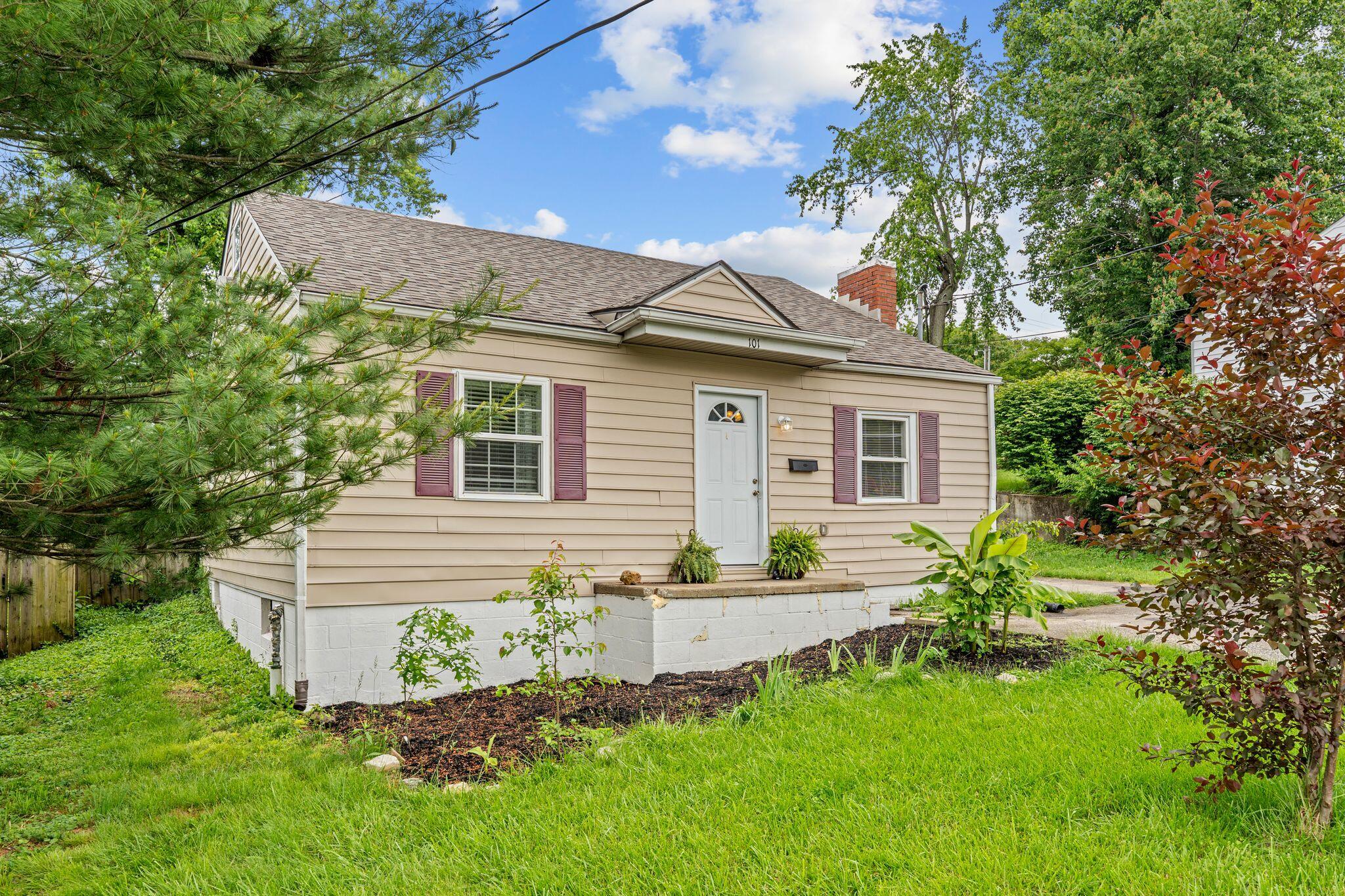 Richmond, Kentucky 40475, United States, 3 Bedrooms Bedrooms, ,1 BathroomBathrooms,Residential,Active,139954