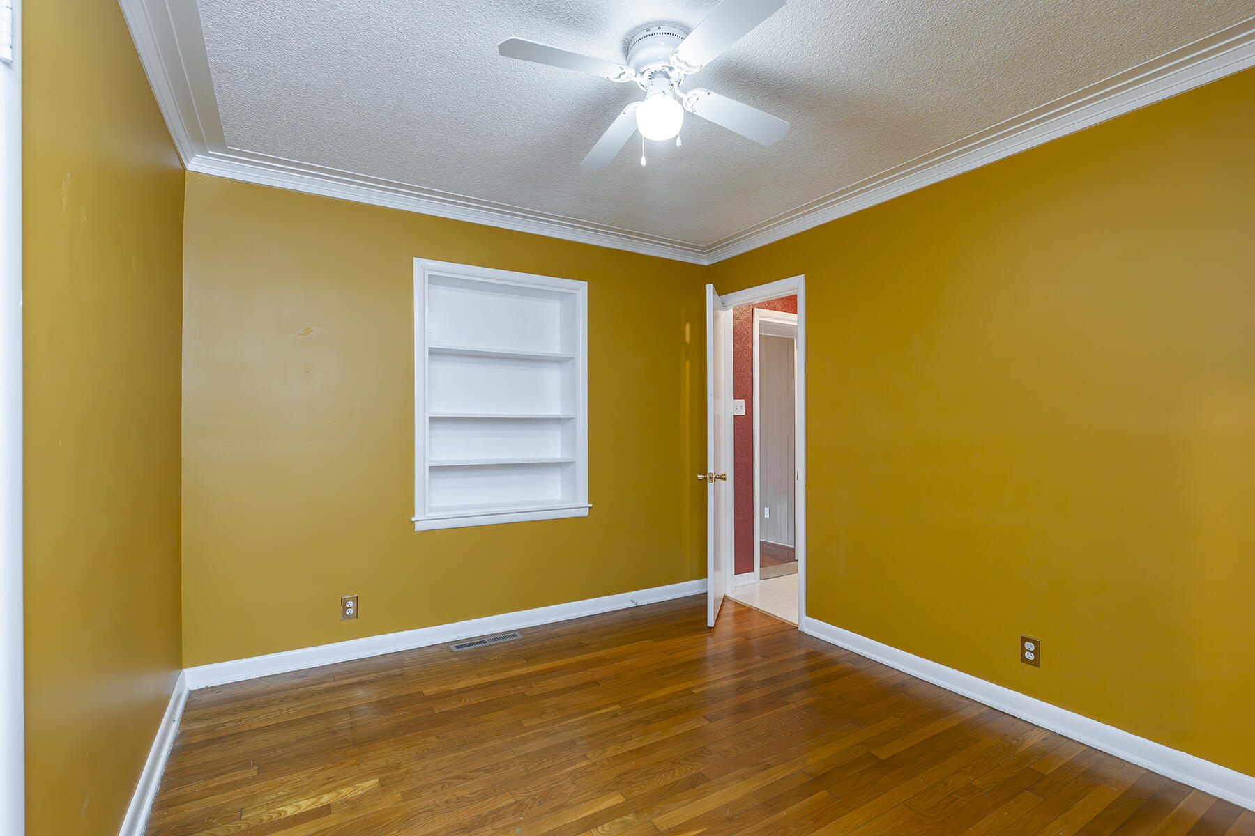 Lexington, Kentucky 40503, United States, 4 Bedrooms Bedrooms, ,2 BathroomsBathrooms,Residential,Contingent,31438