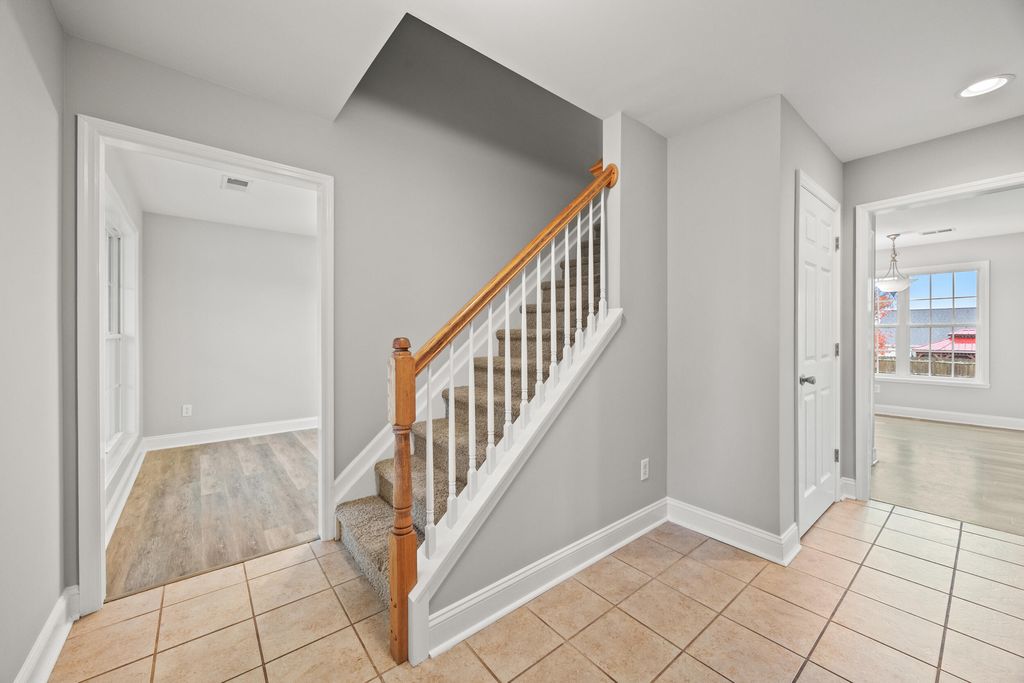 Photo of 156 Kensington Place, Richmond, KY 40475 (MLS # 25505055)