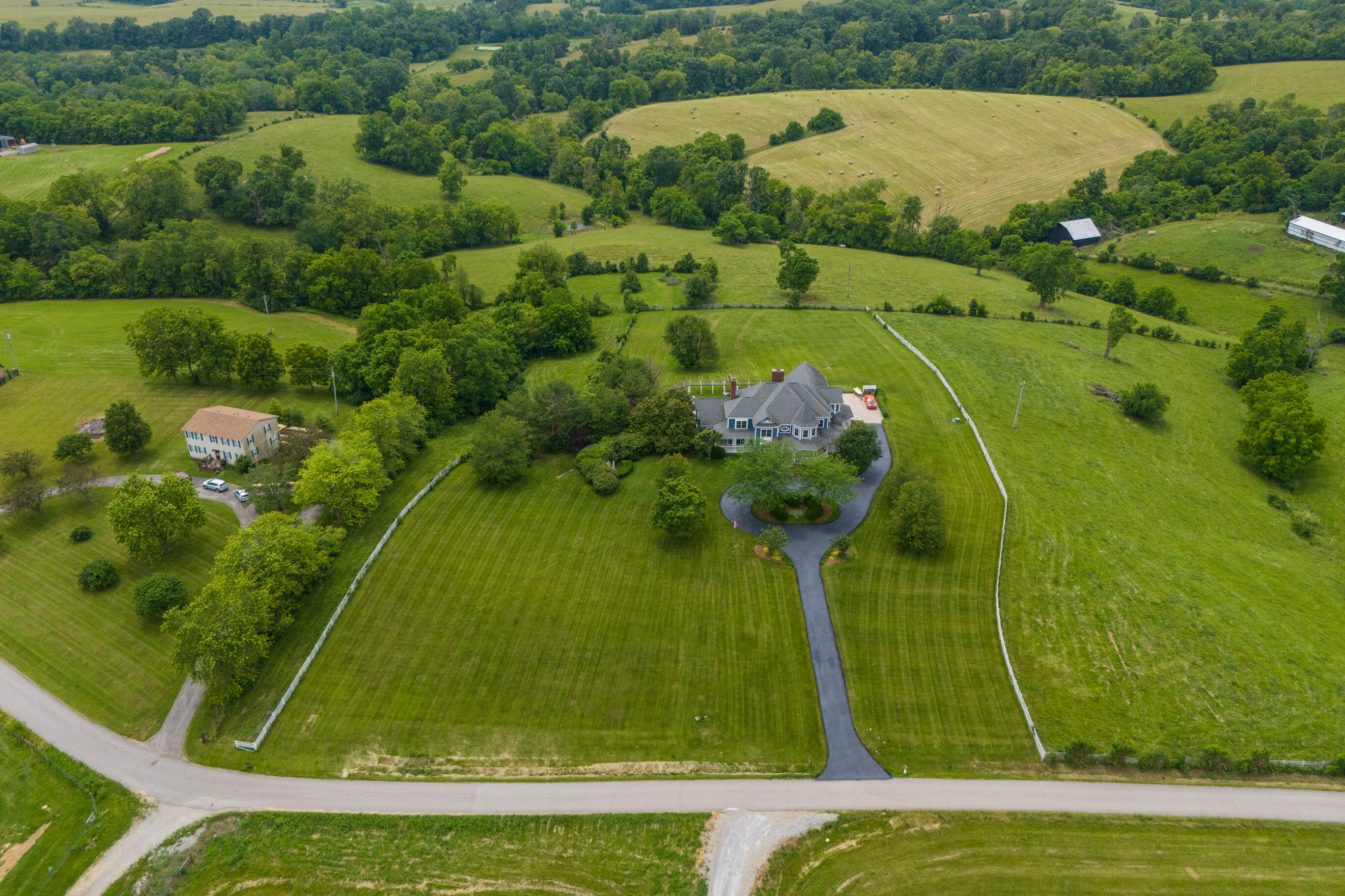 Winchester, Kentucky 40391, United States, 5 Bedrooms Bedrooms, ,6 BathroomsBathrooms,Residential,Active,151838