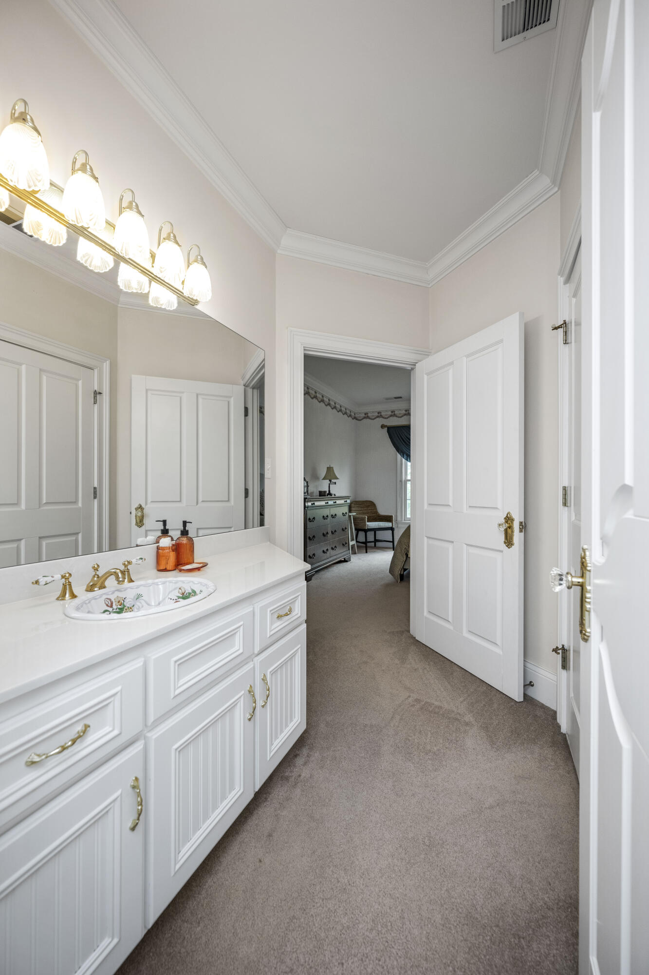 Winchester, Kentucky 40391, United States, 5 Bedrooms Bedrooms, ,6 BathroomsBathrooms,Residential,Active,151838