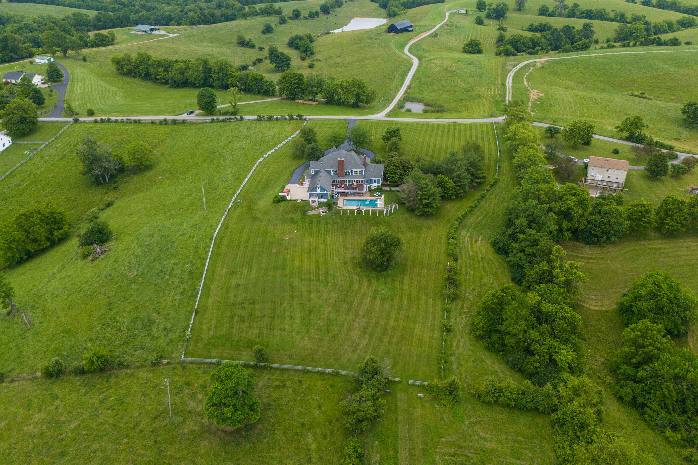 Winchester, Kentucky 40391, United States, 5 Bedrooms Bedrooms, ,6 BathroomsBathrooms,Residential,Active,151838