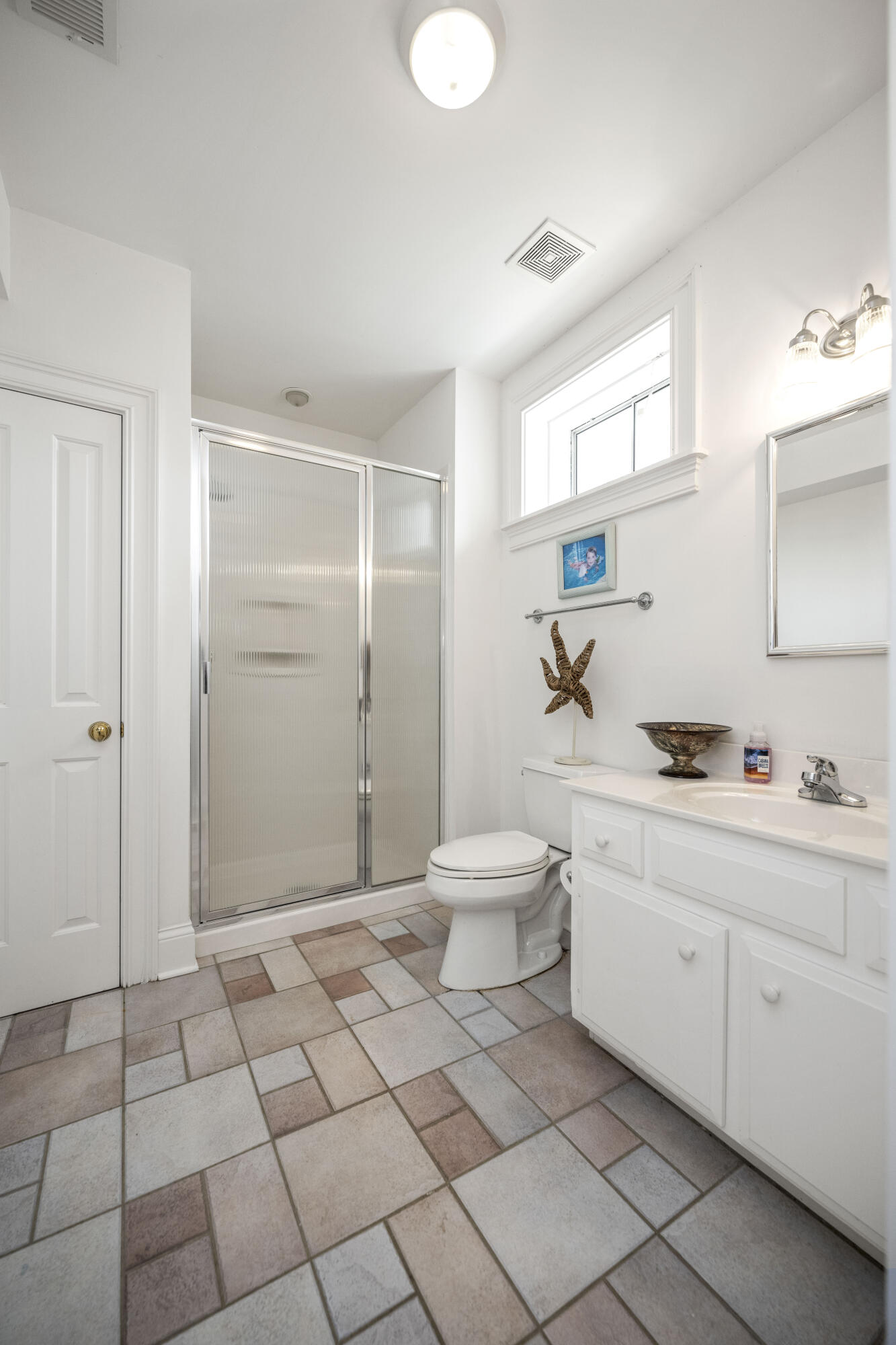 Winchester, Kentucky 40391, United States, 5 Bedrooms Bedrooms, ,6 BathroomsBathrooms,Residential,Active,151838