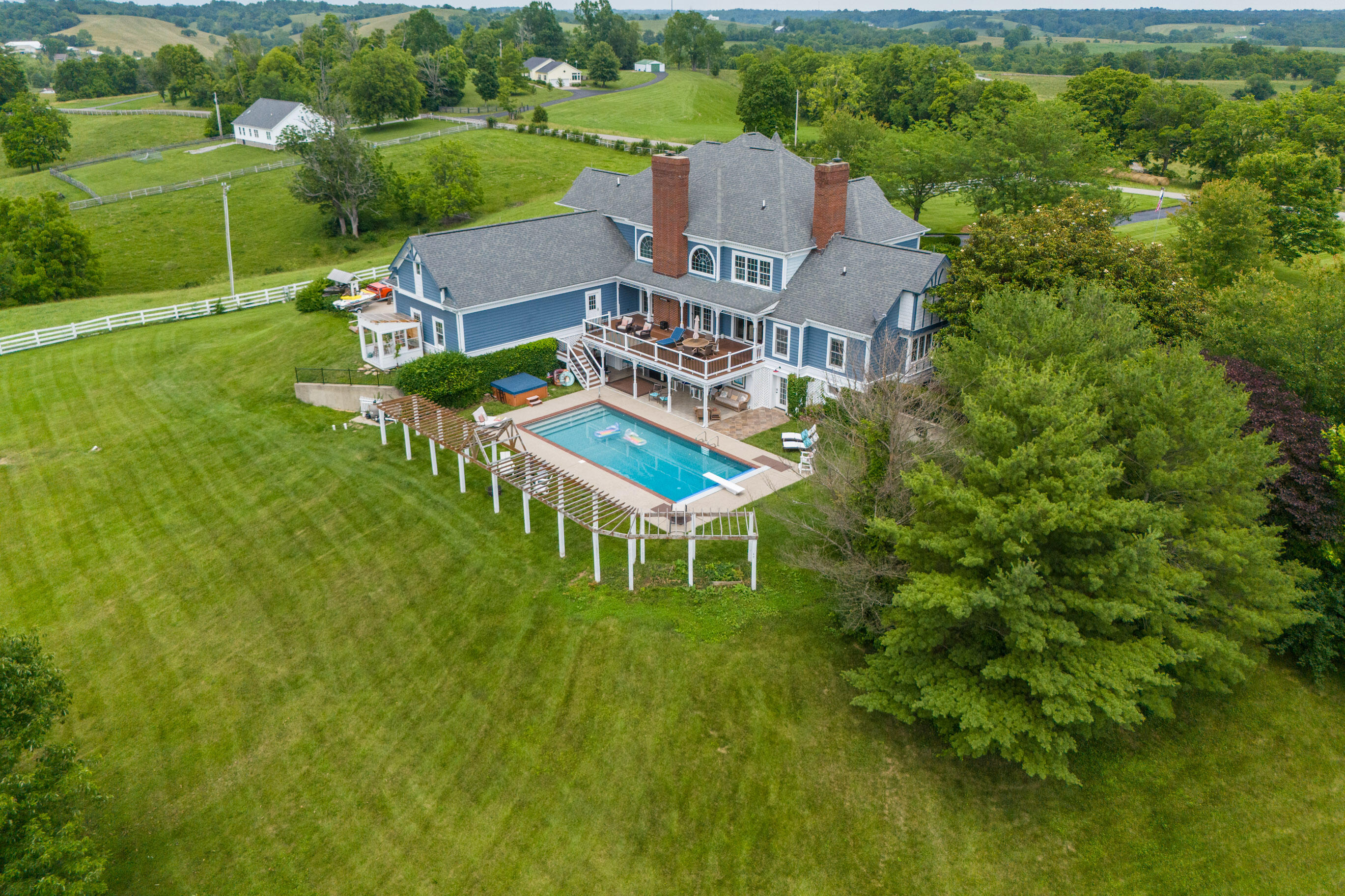 Winchester, Kentucky 40391, United States, 5 Bedrooms Bedrooms, ,6 BathroomsBathrooms,Residential,Active,151838