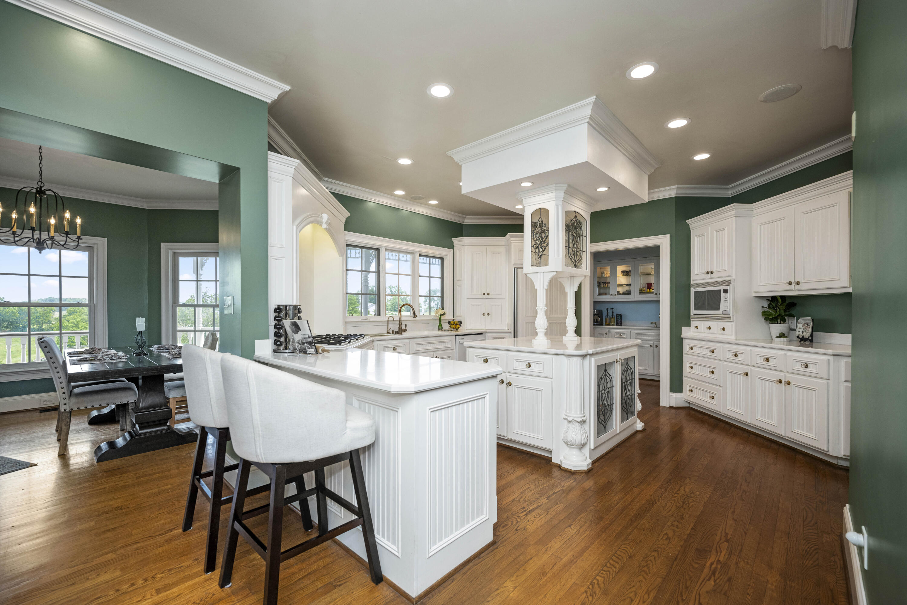 Winchester, Kentucky 40391, United States, 5 Bedrooms Bedrooms, ,6 BathroomsBathrooms,Residential,Active,151838