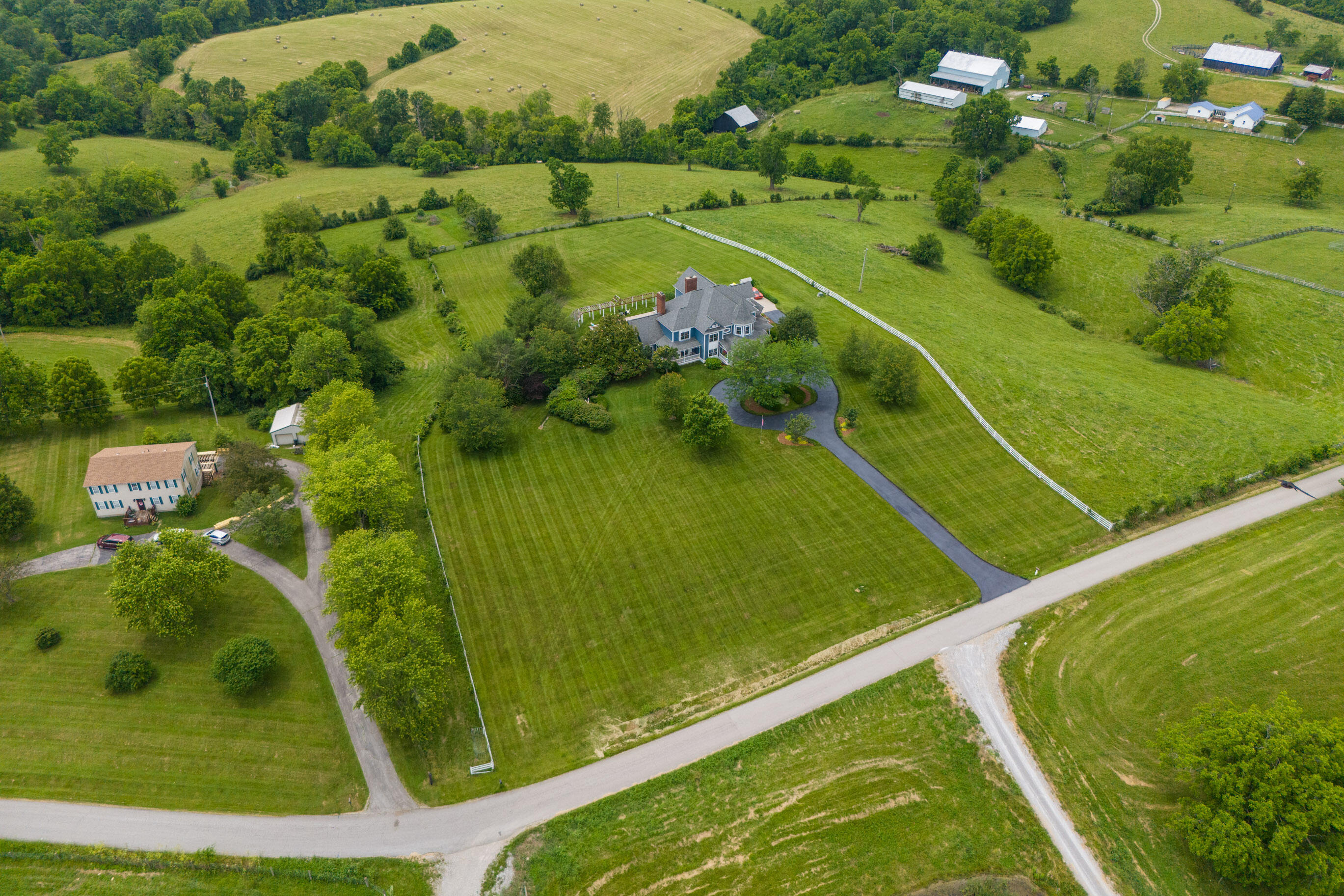 Winchester, Kentucky 40391, United States, 5 Bedrooms Bedrooms, ,6 BathroomsBathrooms,Residential,Active,151838