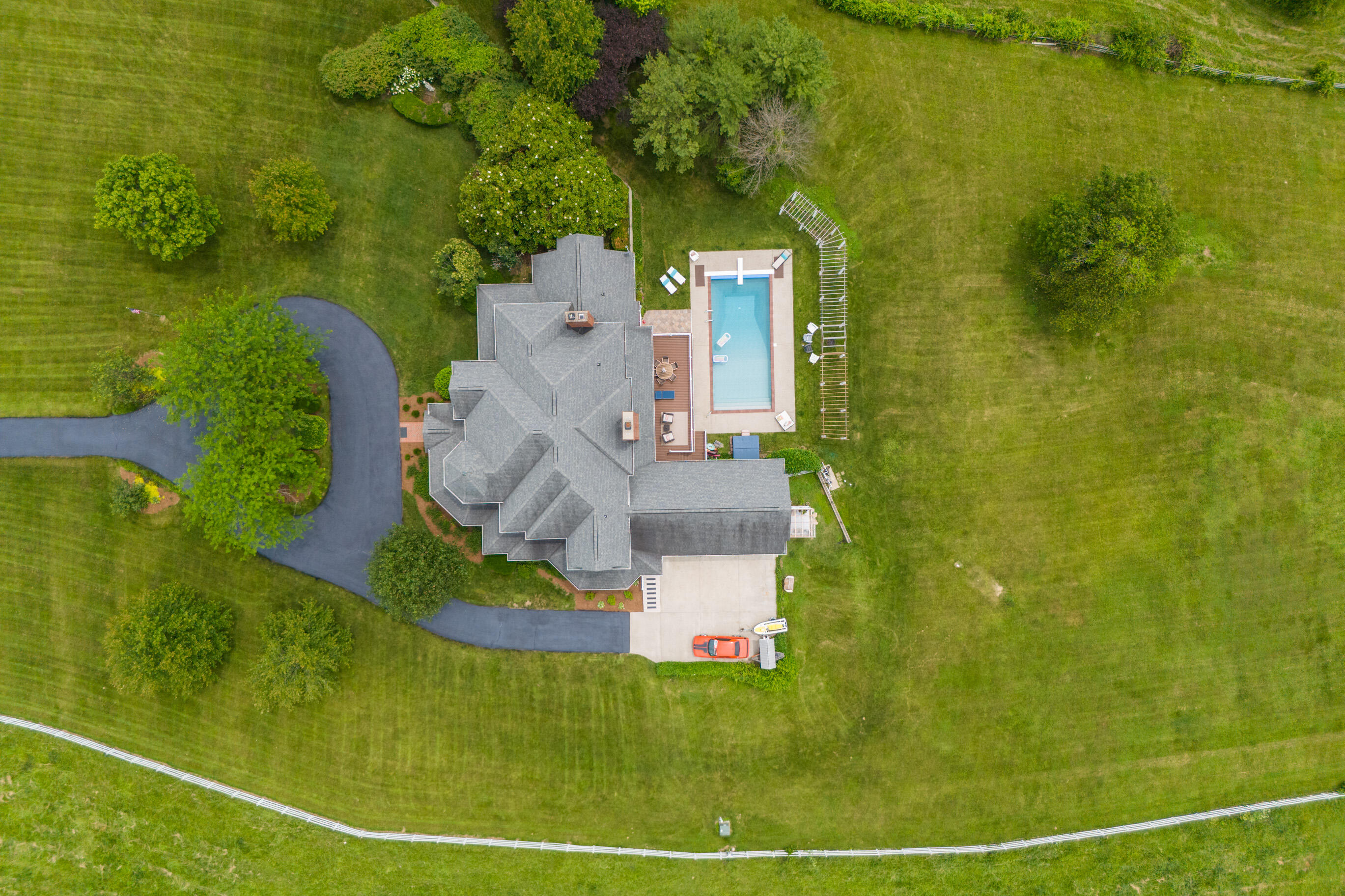 Winchester, Kentucky 40391, United States, 5 Bedrooms Bedrooms, ,6 BathroomsBathrooms,Residential,Active,151838