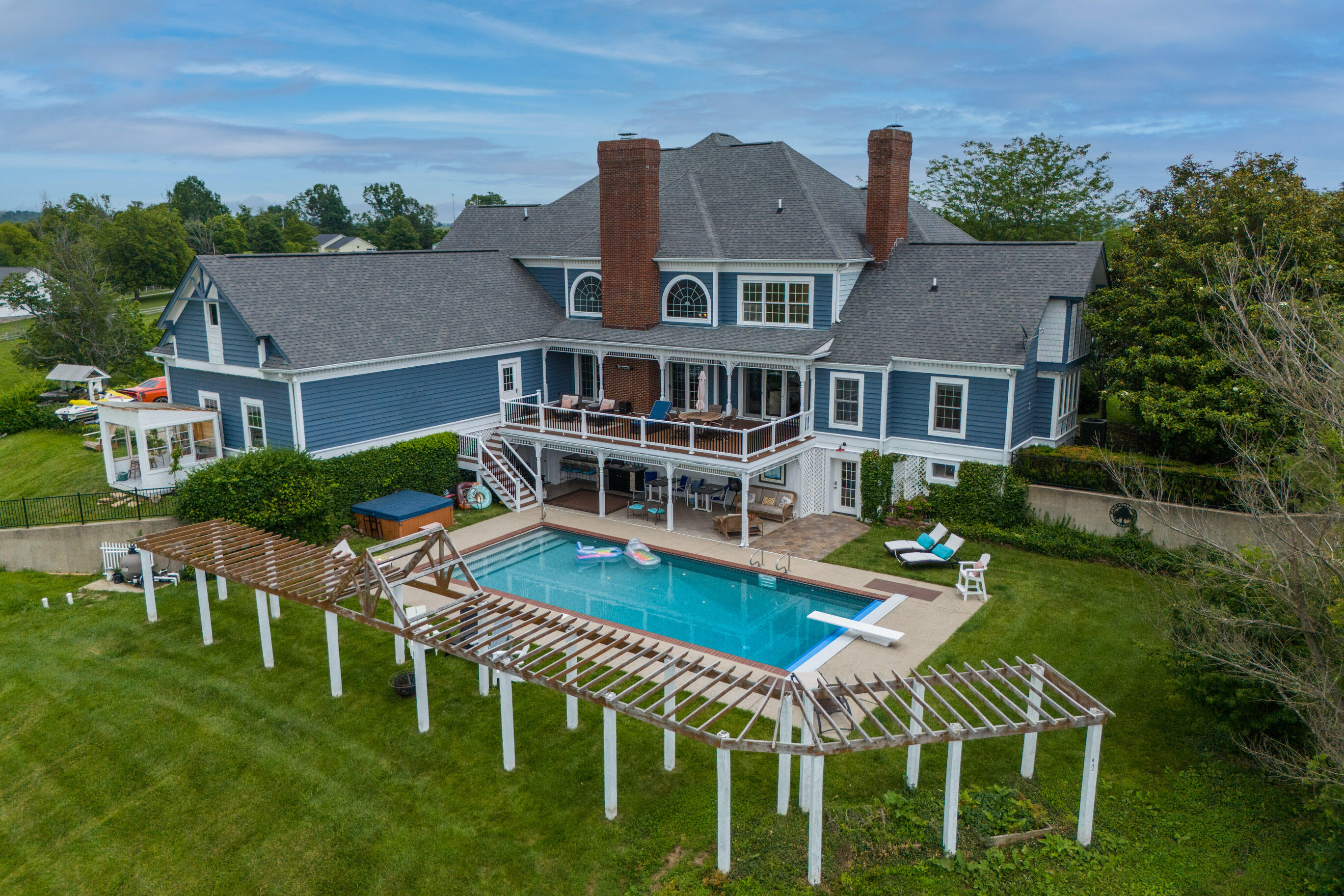 Winchester, Kentucky 40391, United States, 5 Bedrooms Bedrooms, ,6 BathroomsBathrooms,Residential,Active,151838