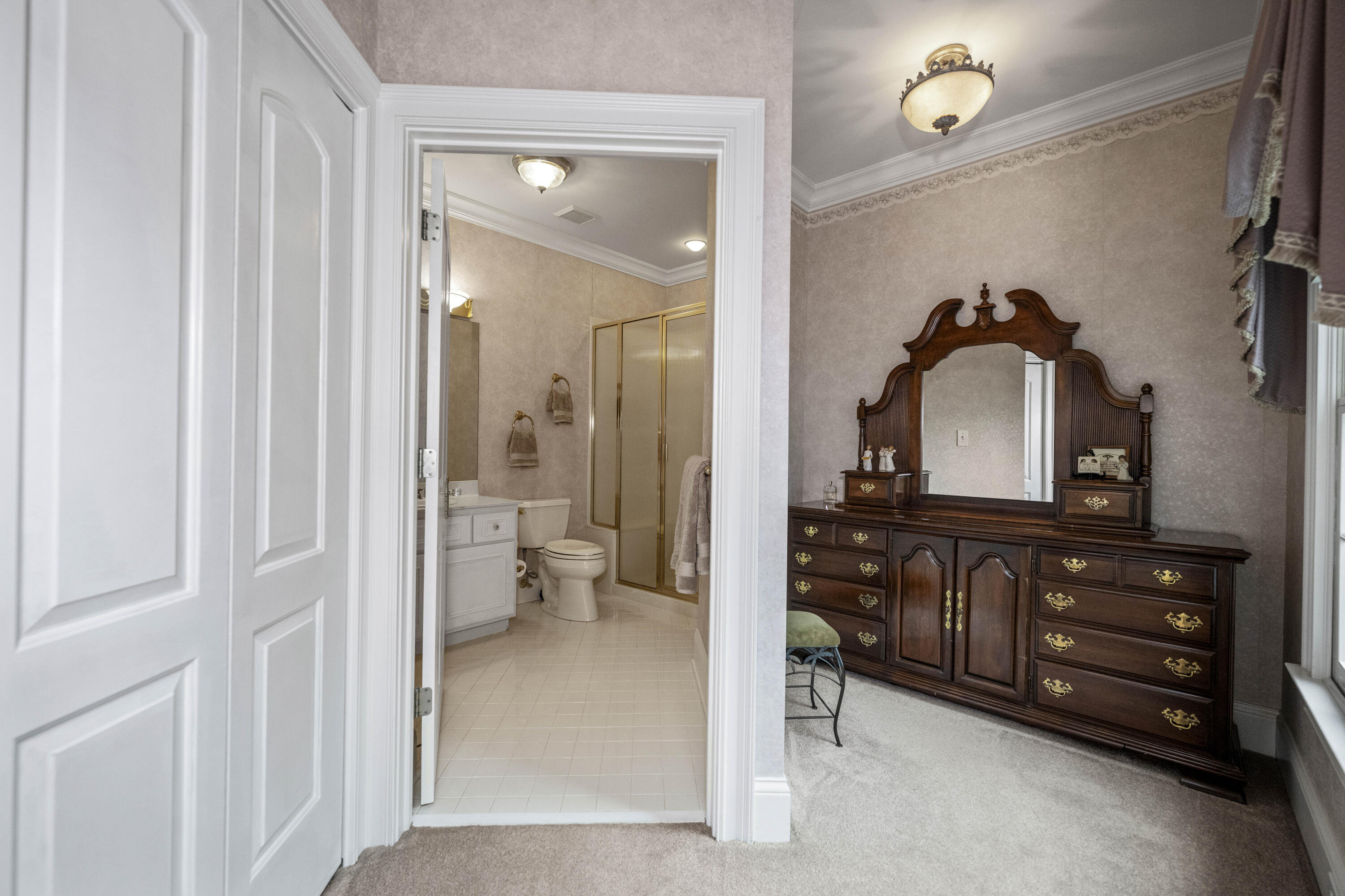 Winchester, Kentucky 40391, United States, 5 Bedrooms Bedrooms, ,6 BathroomsBathrooms,Residential,Active,151838