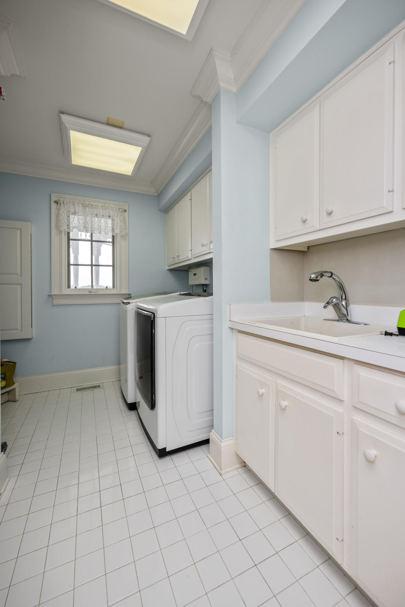 Winchester, Kentucky 40391, United States, 5 Bedrooms Bedrooms, ,6 BathroomsBathrooms,Residential,Active,151838