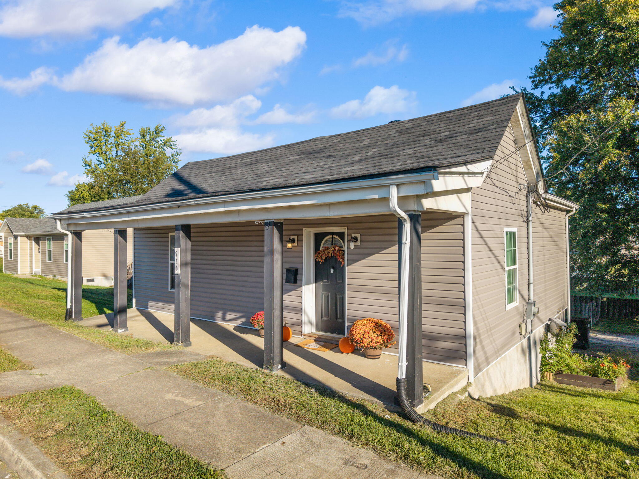 915 E Main Street