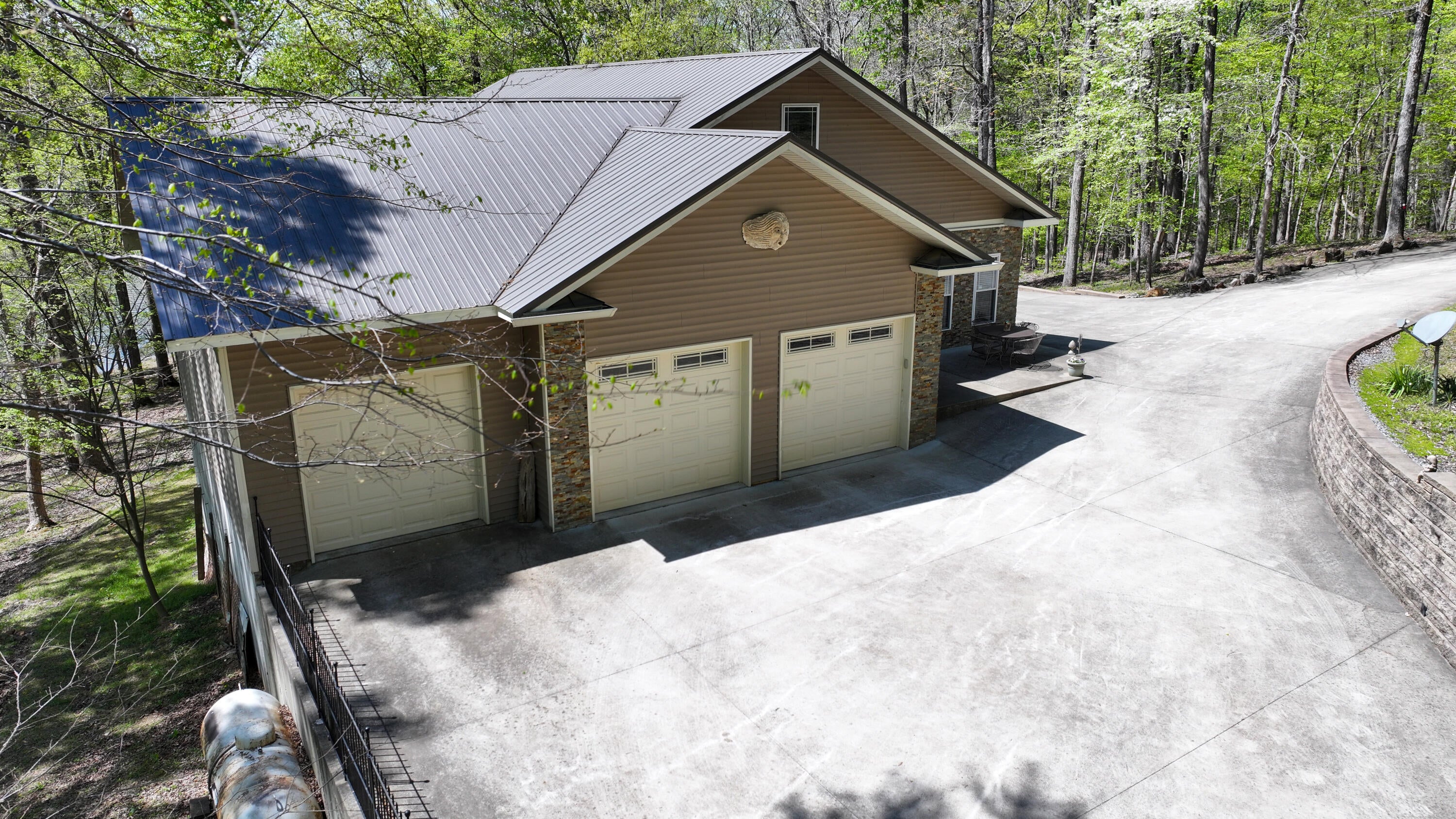 112 Lakeview Terrace