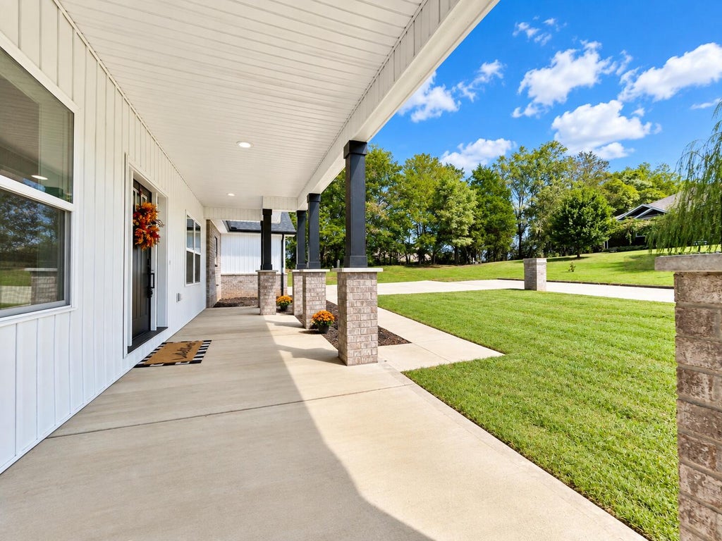 Photo of 63 Iris Point, Somerset, KY 42503 (MLS # 26025603)