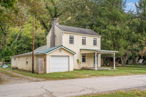Photo of 40 Old Clifton Road, Versailles, KY 40383 (MLS # 25502261)