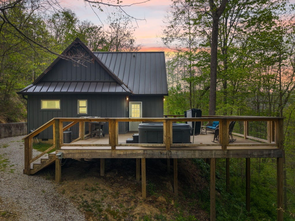 Photo of 175 Bootleg Ridge, Stanton, KY 40380 (MLS # 26025635)
