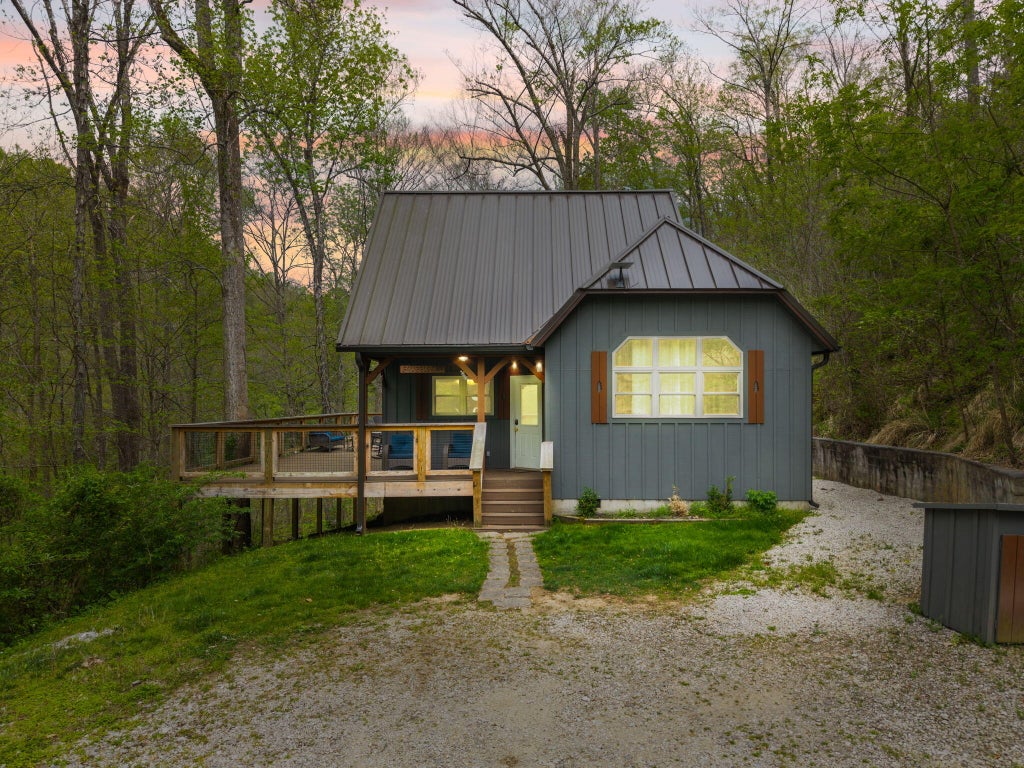 Photo of 175 Bootleg Ridge, Stanton, KY 40380 (MLS # 26025635)