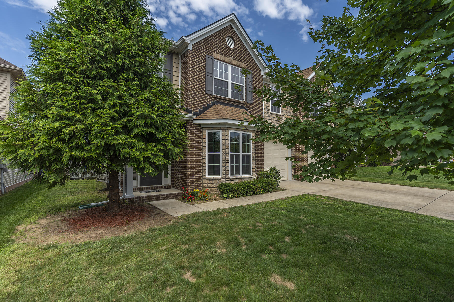 Lexington, Kentucky 40509, United States, 4 Bedrooms Bedrooms, ,3 BathroomsBathrooms,Residential,Pending,48408