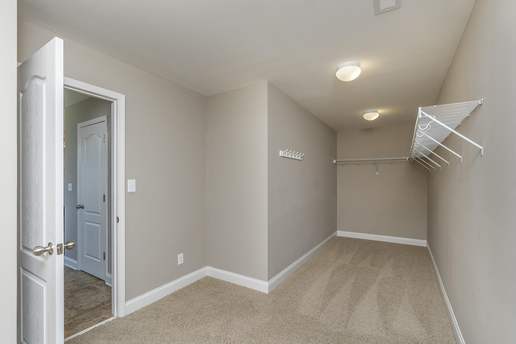 Lexington, Kentucky 40509, United States, 4 Bedrooms Bedrooms, ,3 BathroomsBathrooms,Residential,Pending,48408