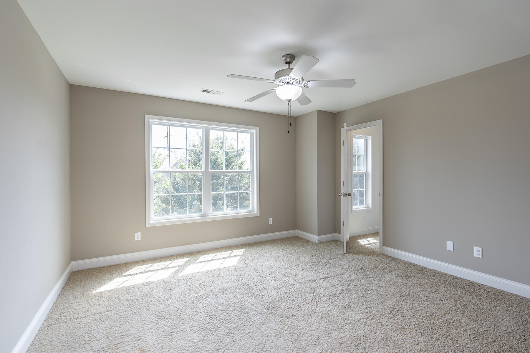 Lexington, Kentucky 40509, United States, 4 Bedrooms Bedrooms, ,3 BathroomsBathrooms,Residential,Pending,48408