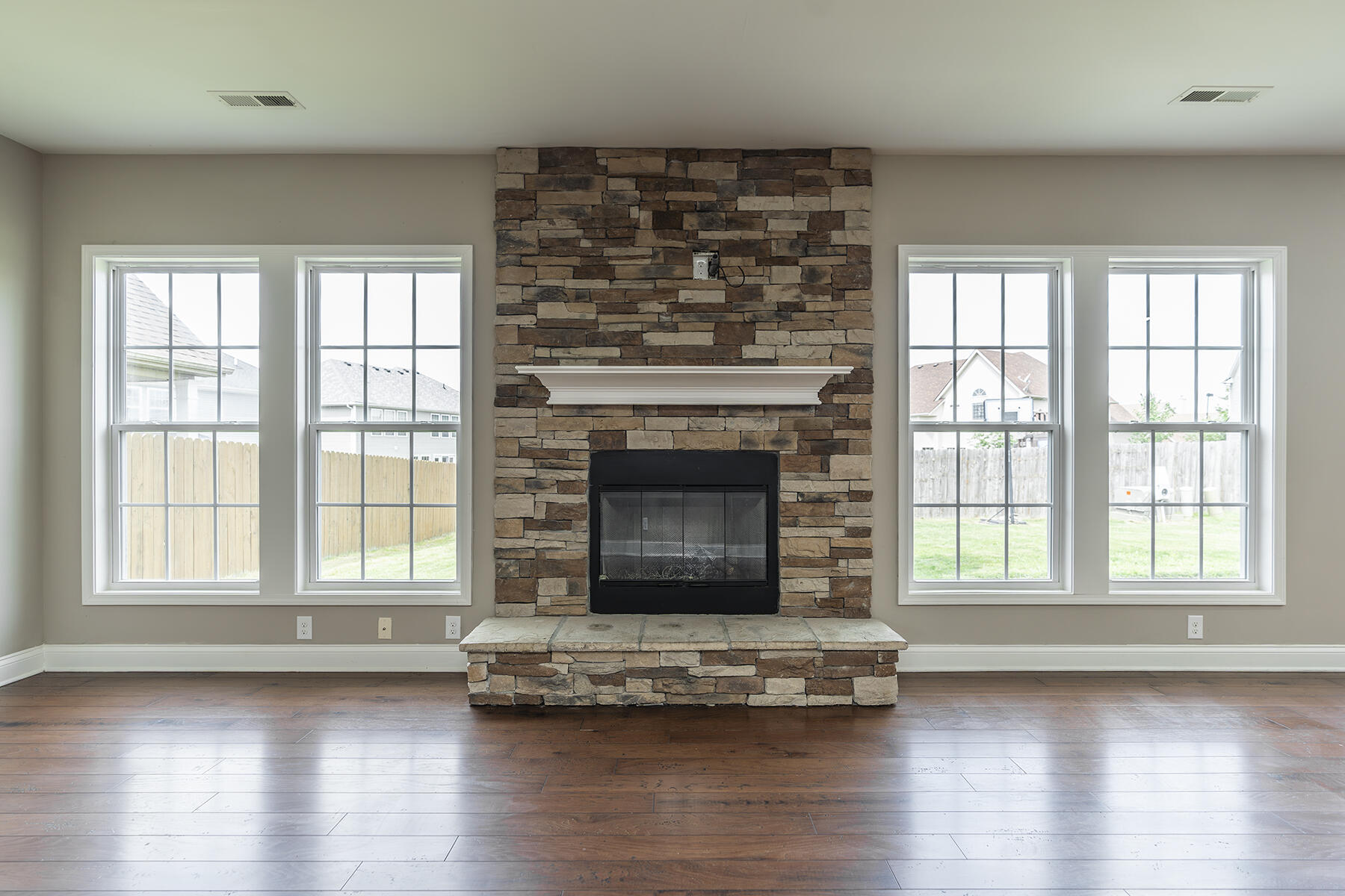 Lexington, Kentucky 40509, United States, 4 Bedrooms Bedrooms, ,3 BathroomsBathrooms,Residential,Pending,48408