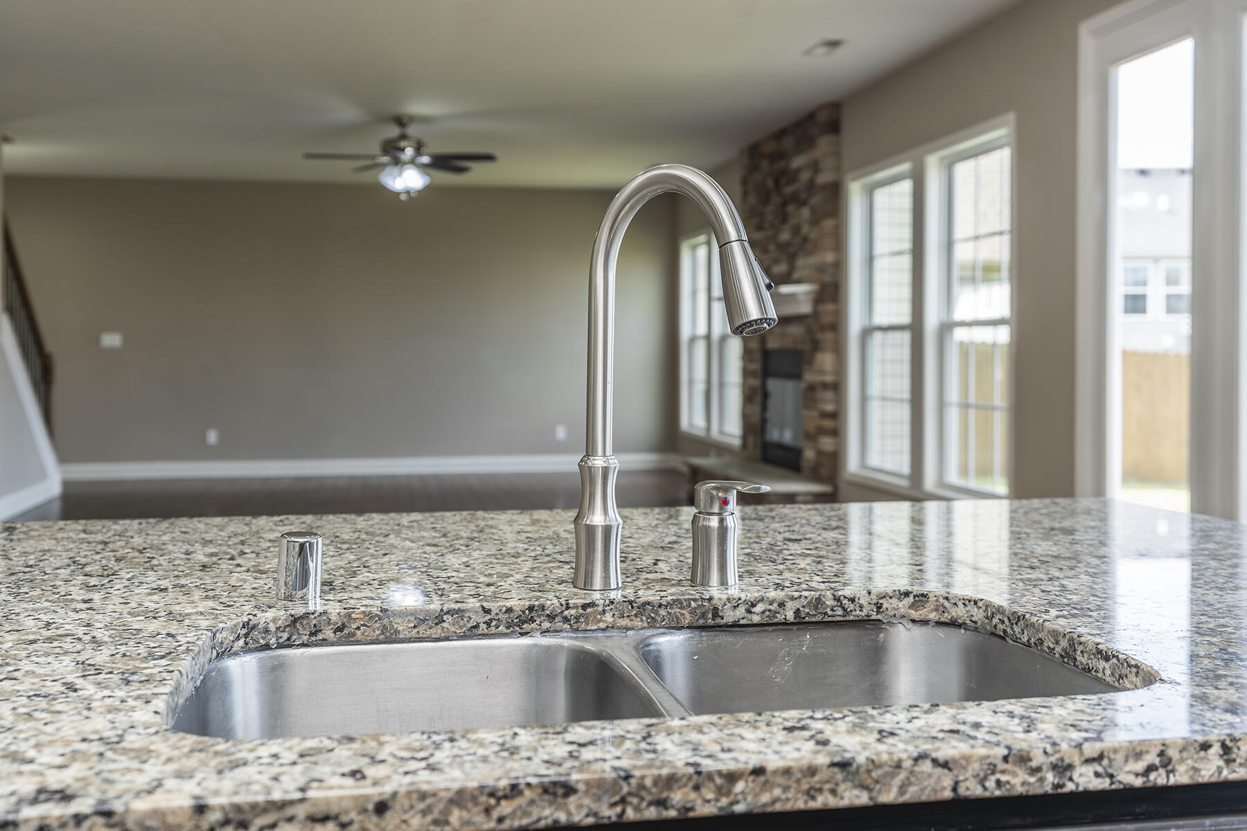 Lexington, Kentucky 40509, United States, 4 Bedrooms Bedrooms, ,3 BathroomsBathrooms,Residential,Pending,48408