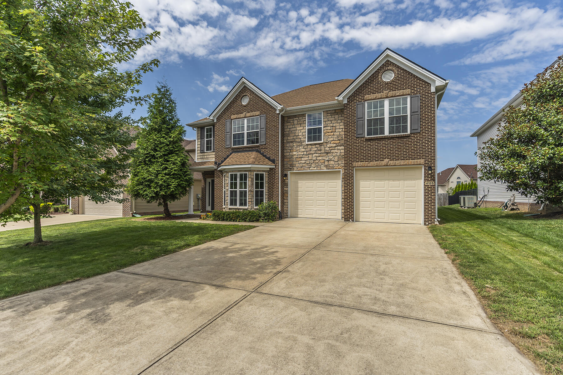 Lexington, Kentucky 40509, United States, 4 Bedrooms Bedrooms, ,3 BathroomsBathrooms,Residential,Pending,48408