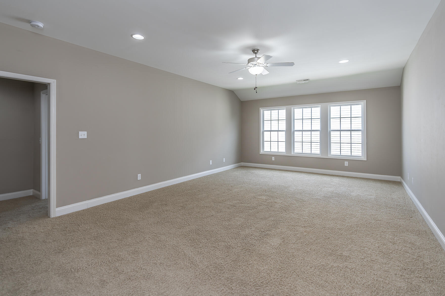 Lexington, Kentucky 40509, United States, 4 Bedrooms Bedrooms, ,3 BathroomsBathrooms,Residential,Pending,48408